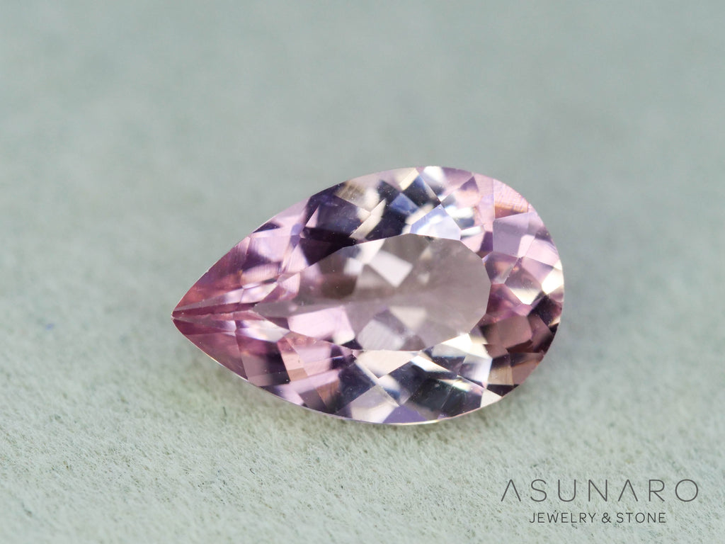 モルガナイト 　ペアシェイプ　ブラジル産　1.19ct　【251004-3128】