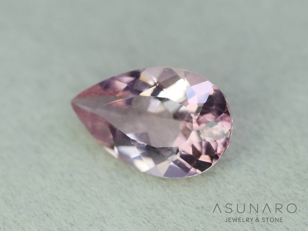 モルガナイト 　ペアシェイプ　ブラジル産　1.19ct　【251004-3128】