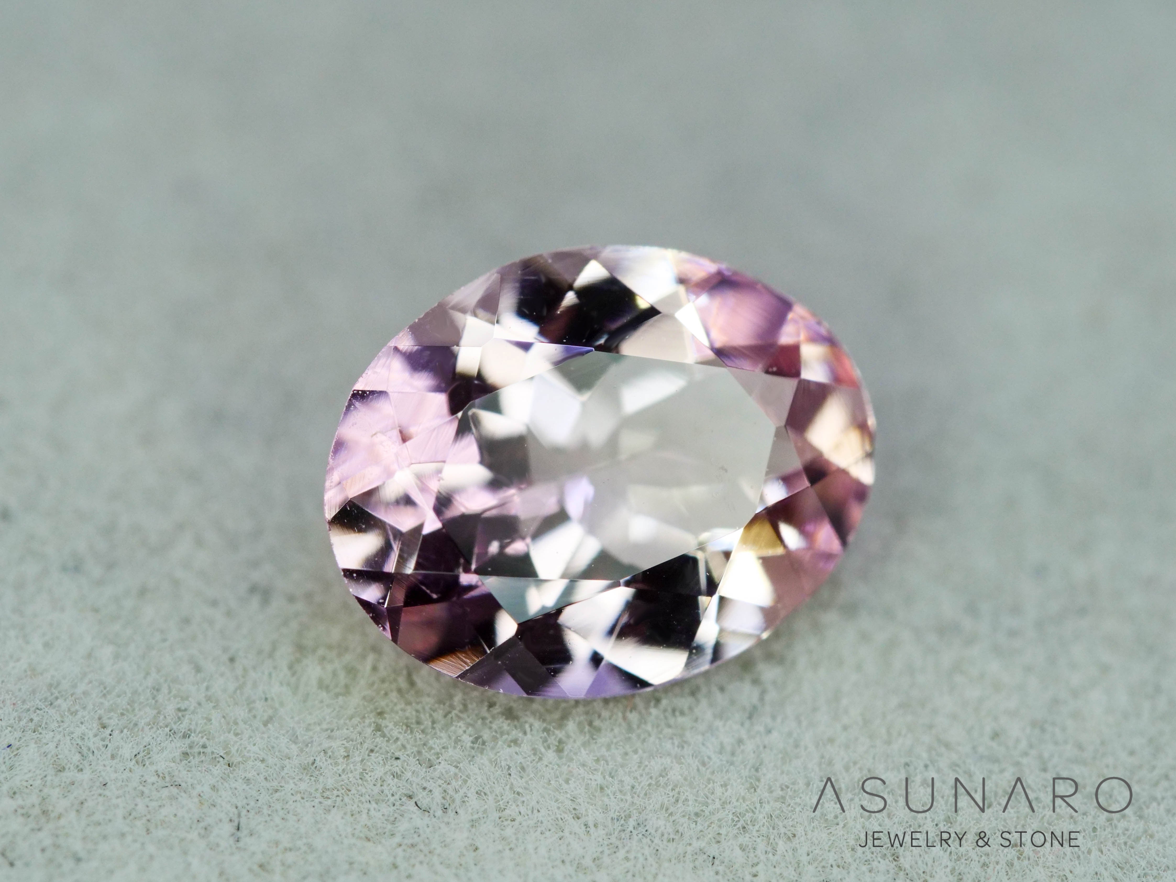 モルガナイト オーバルカット ブラジル産 0.86ct 【251004-3129