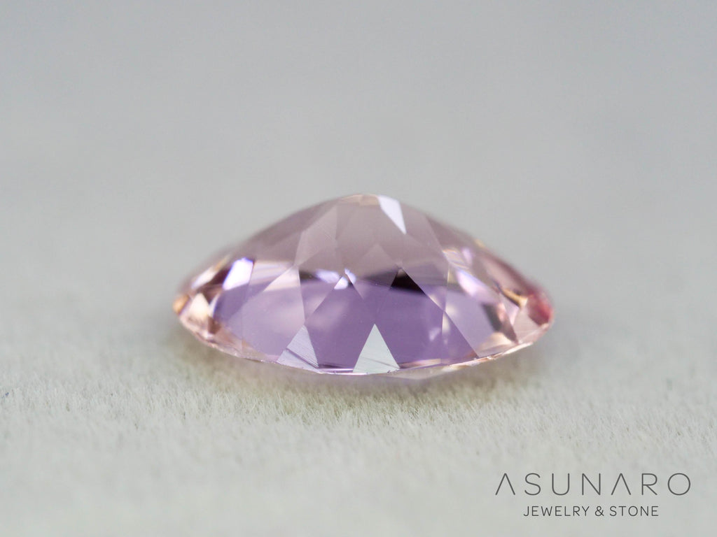 モルガナイト 　オーバルカット　ブラジル産　0.86ct　【251004-3129】