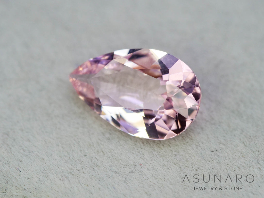 モルガナイト 　ペアシェイプ　ブラジル産　1.21ct　【251004-3130】