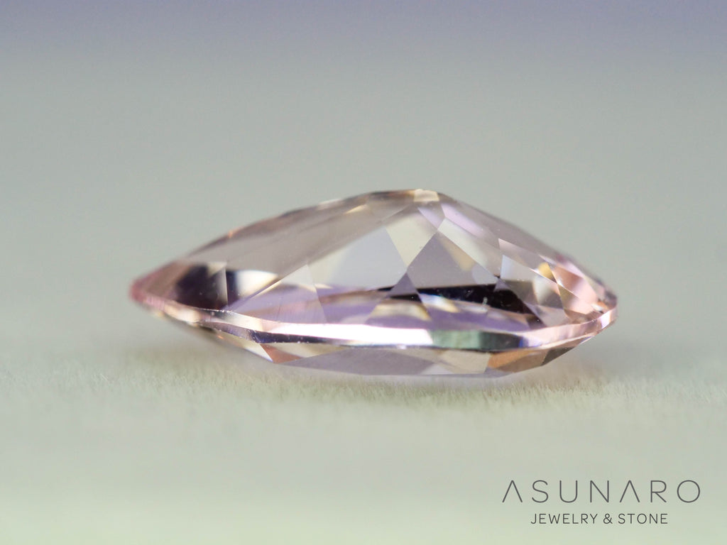 モルガナイト 　ペアシェイプ　ブラジル産　1.21ct　【251004-3130】