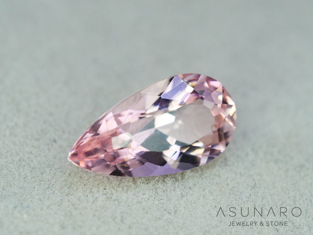 モルガナイト 　ペアシェイプ　ブラジル産　1.00ct　【251004-3131】