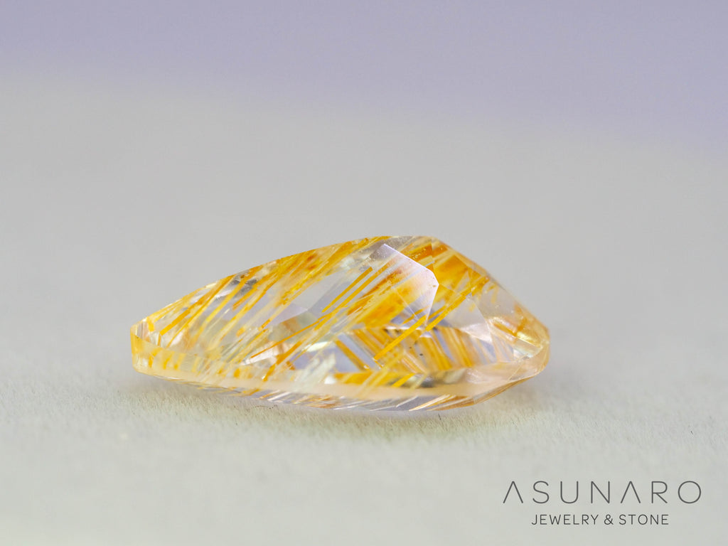 ルチルイントパーズ 　ペアシェイプ　ブラジル産　3.38ct　【251004-3099】