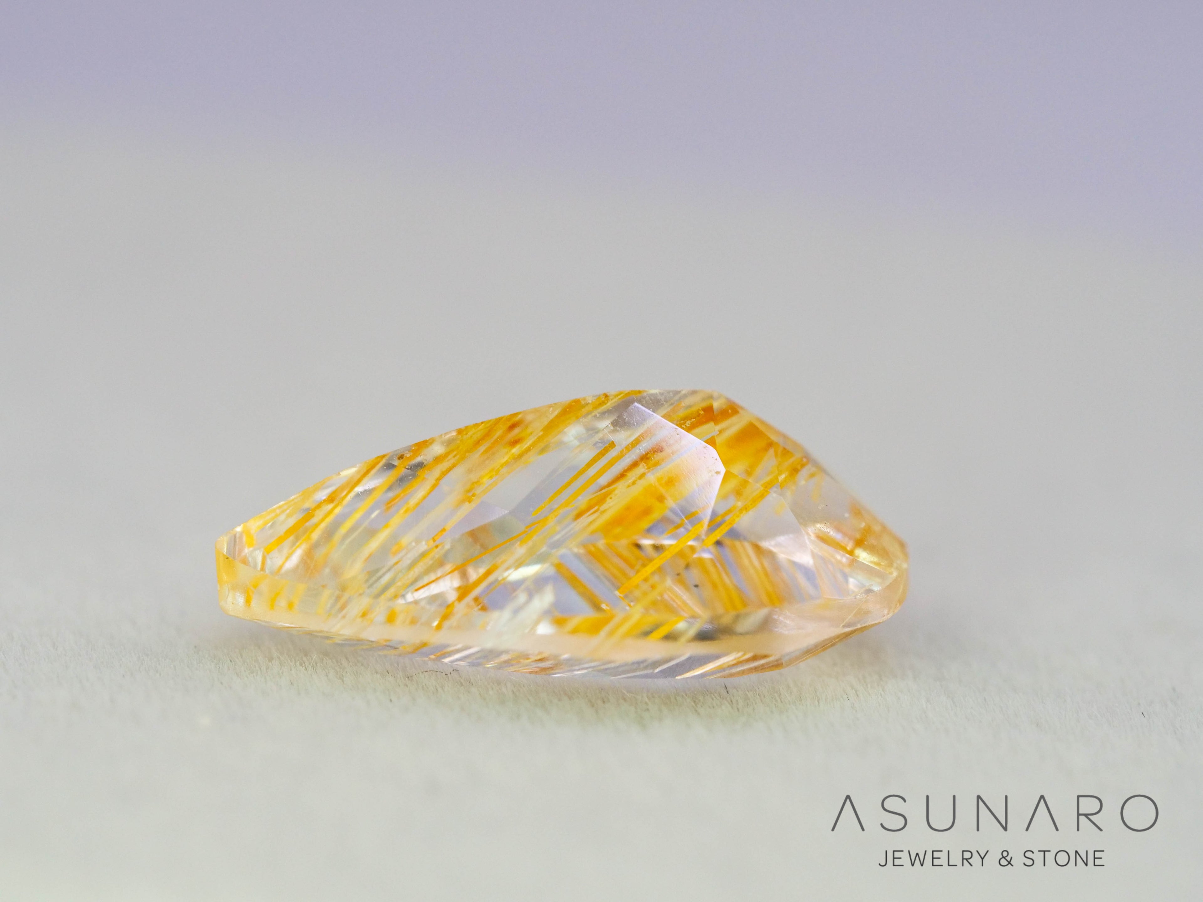 ルチルイントパーズ 　ペアシェイプ　ブラジル産　3.38ct　【251004-3099】