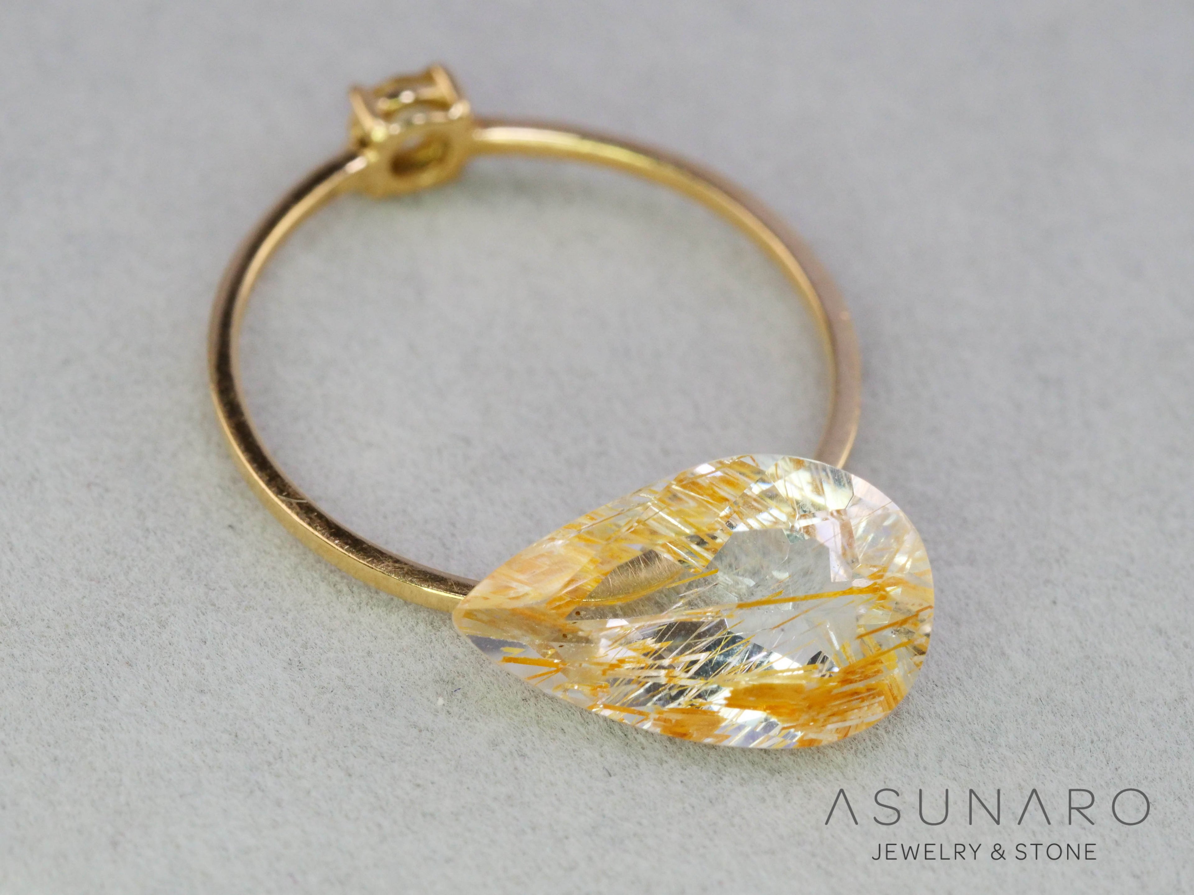 ルチルイントパーズ 　ペアシェイプ　ブラジル産　3.38ct　【251004-3099】