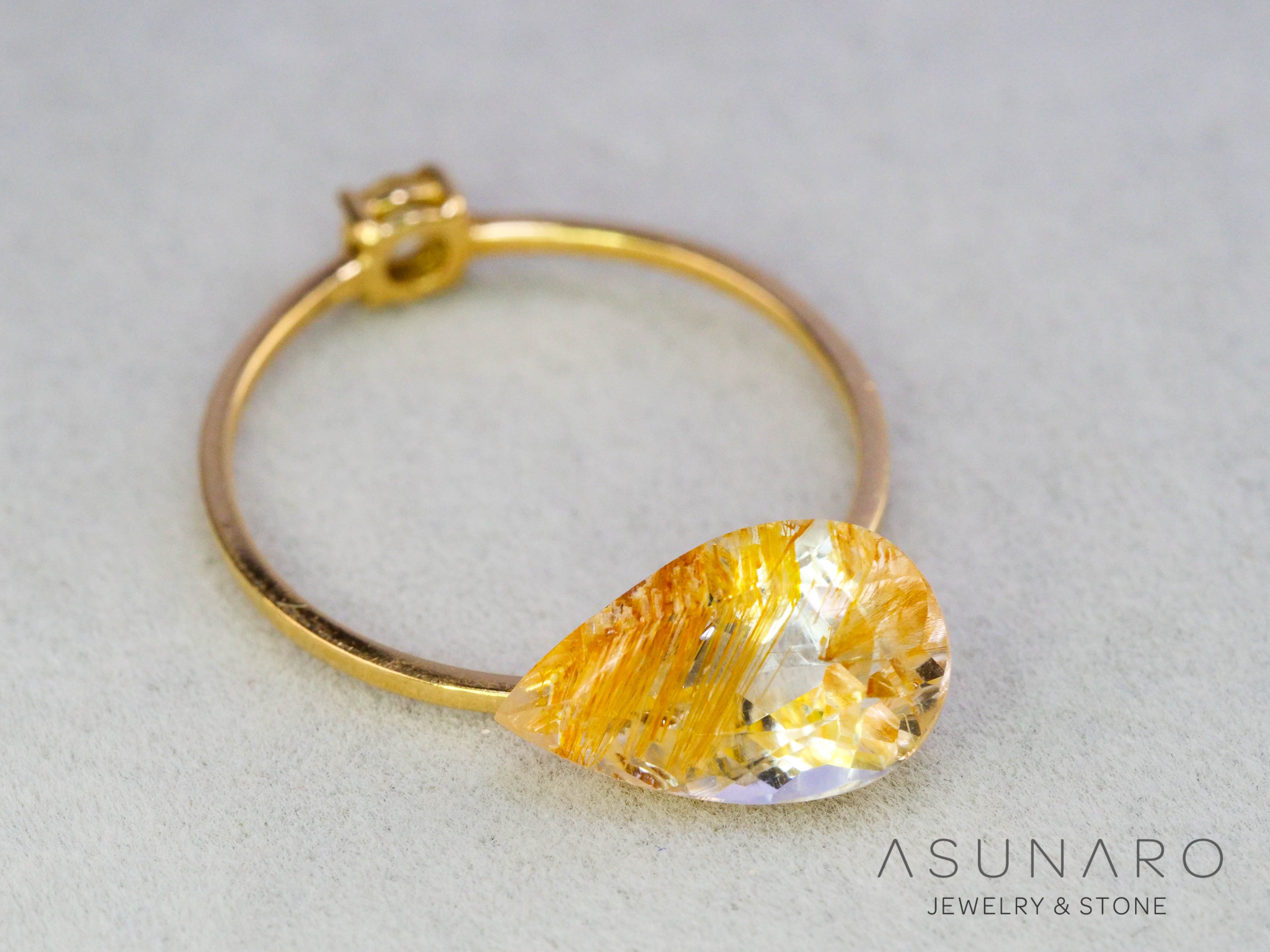 ルチルイントパーズ 　ペアシェイプ　ブラジル産　3.39ct　【251004-3100】