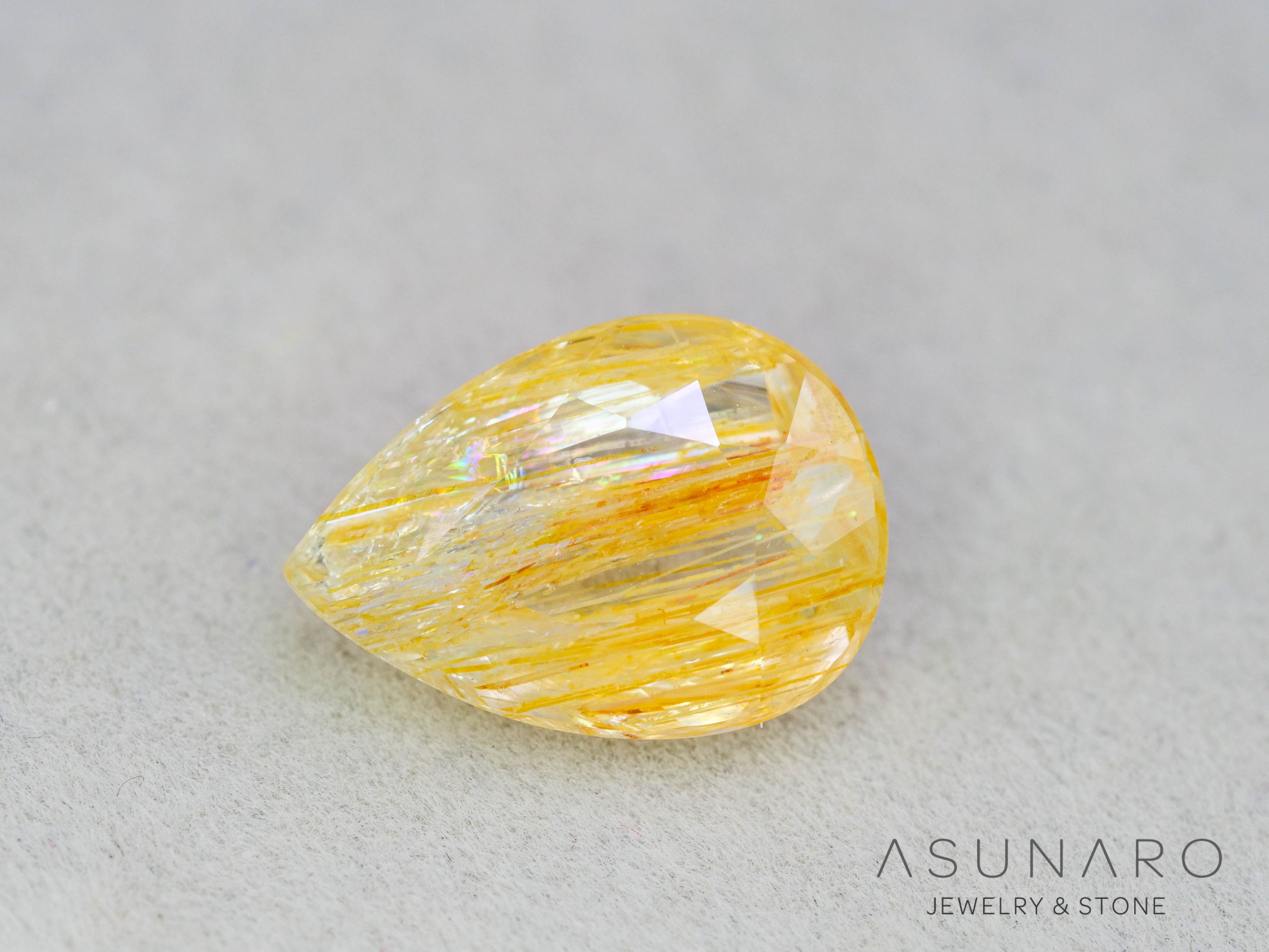 ルチルイントパーズ 　ペアシェイプ　ブラジル産　3.28ct　【251004-3101】