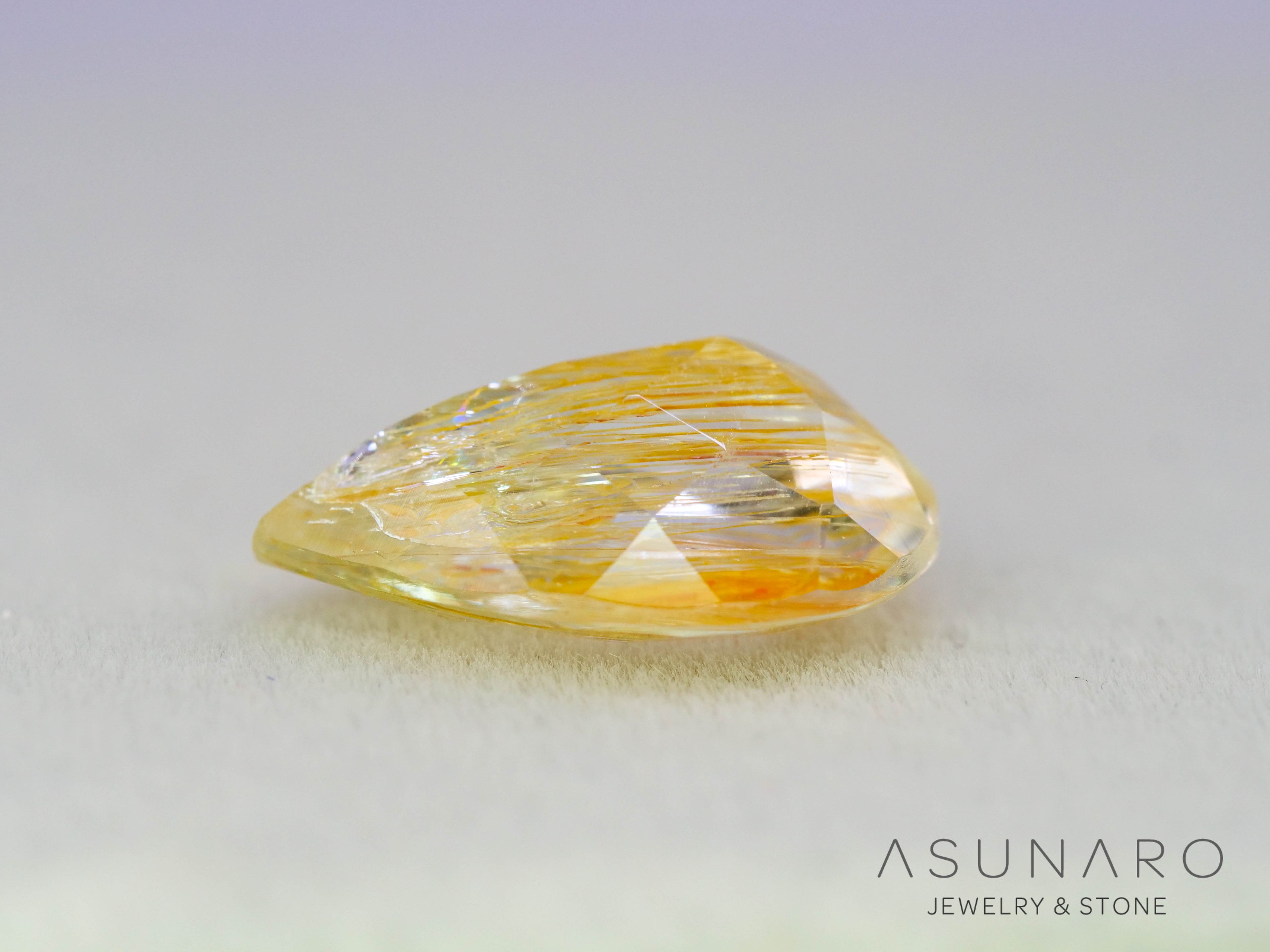 ルチルイントパーズ 　ペアシェイプ　ブラジル産　3.28ct　【251004-3101】