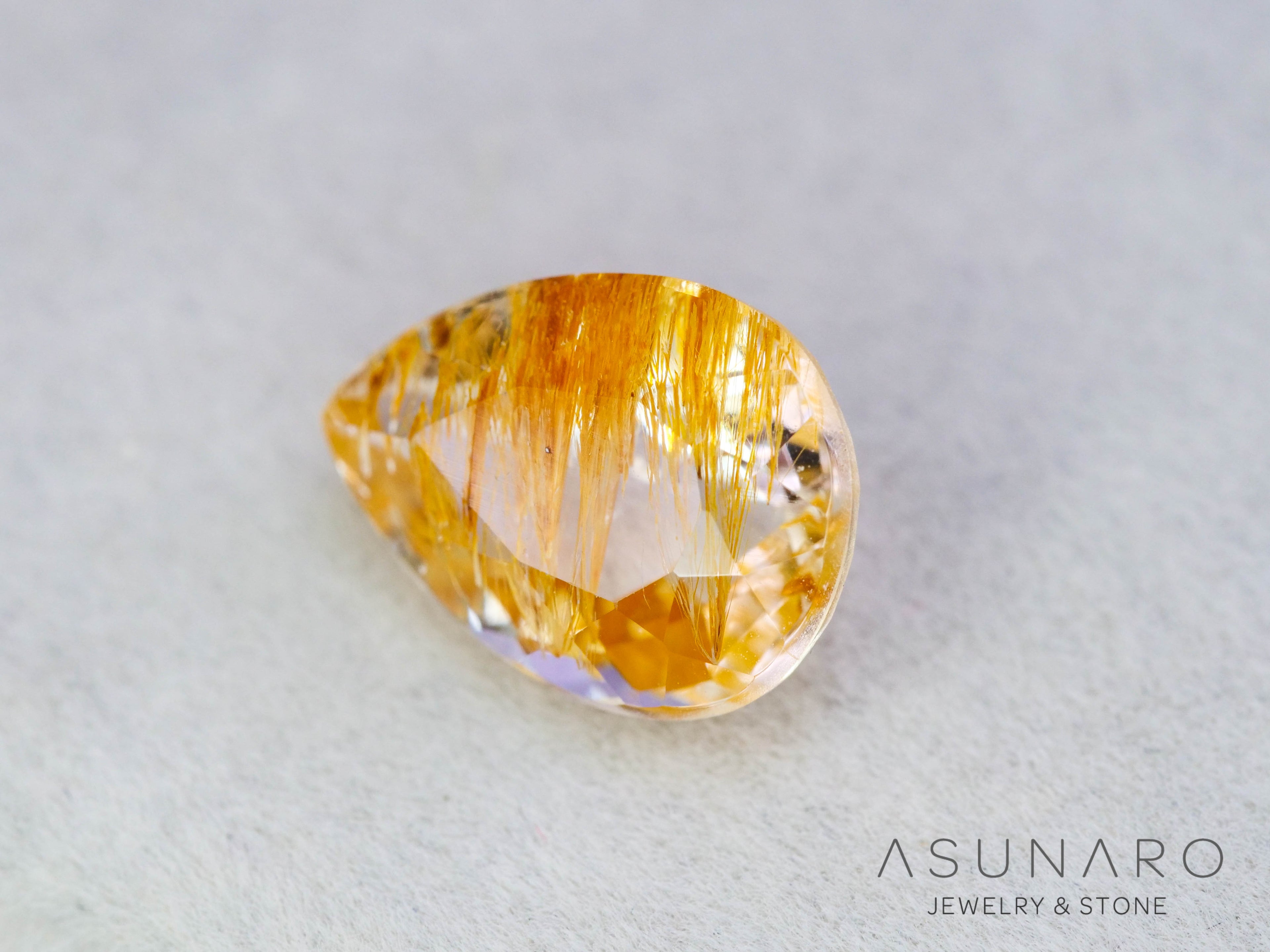 ルチルイントパーズ 　ペアシェイプ　ブラジル産　3.62ct　【251004-3104】