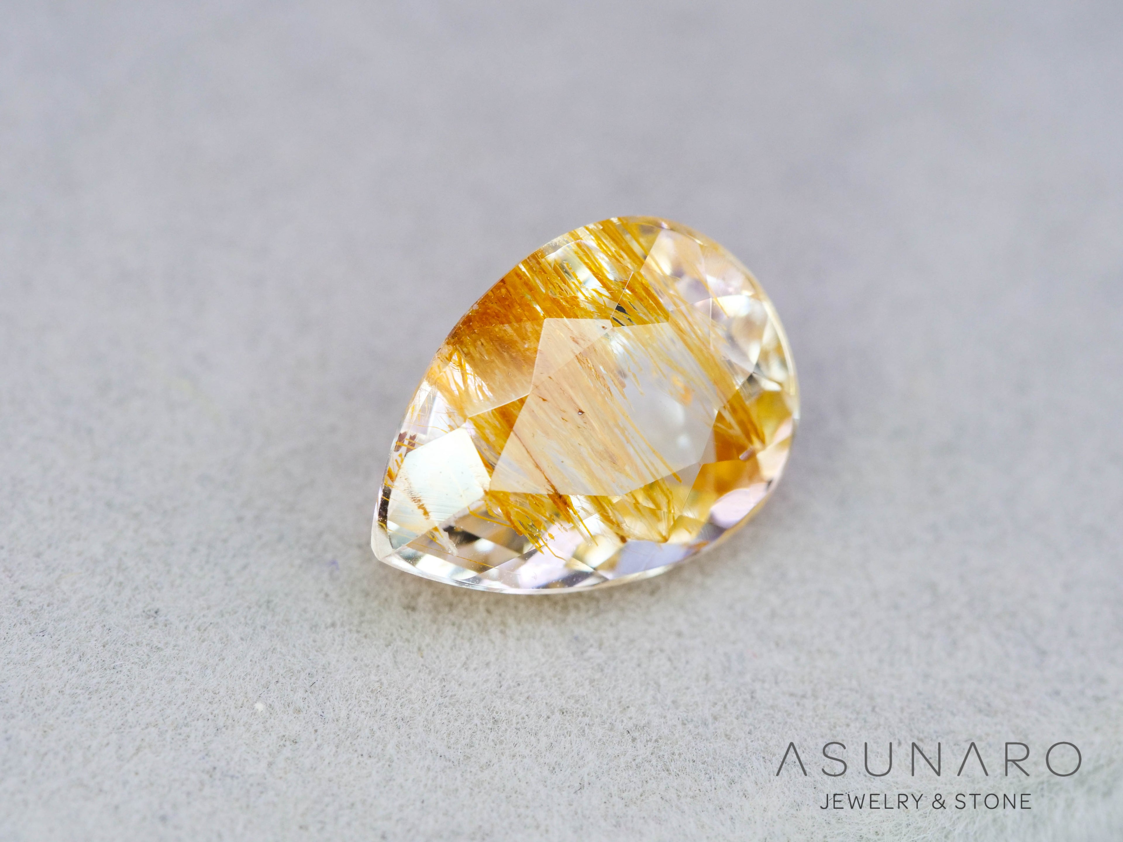 ルチルイントパーズ 　ペアシェイプ　ブラジル産　3.62ct　【251004-3104】
