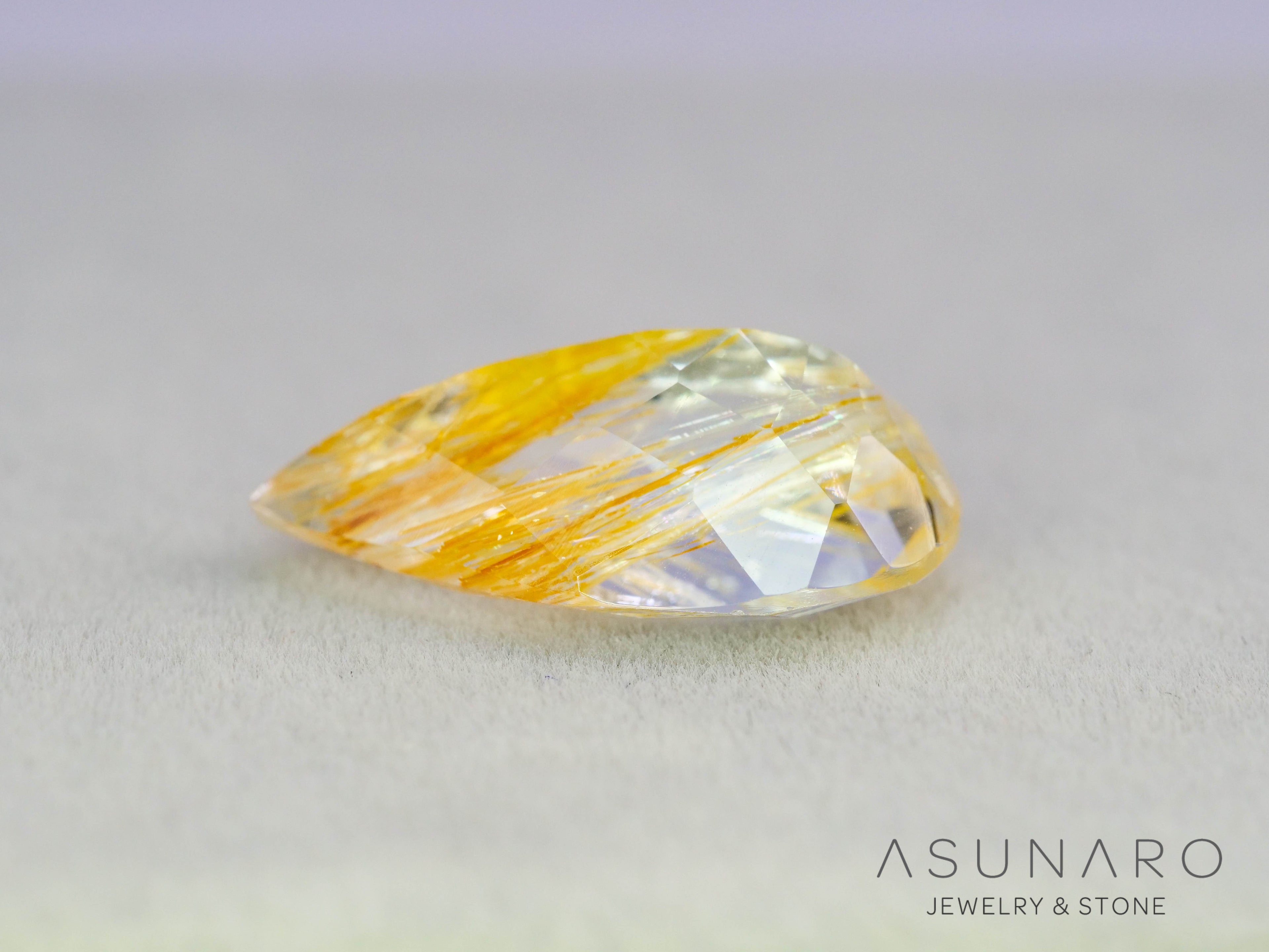 ルチルイントパーズ 　ペアシェイプ　ブラジル産　5.60ct　【251004-3105】
