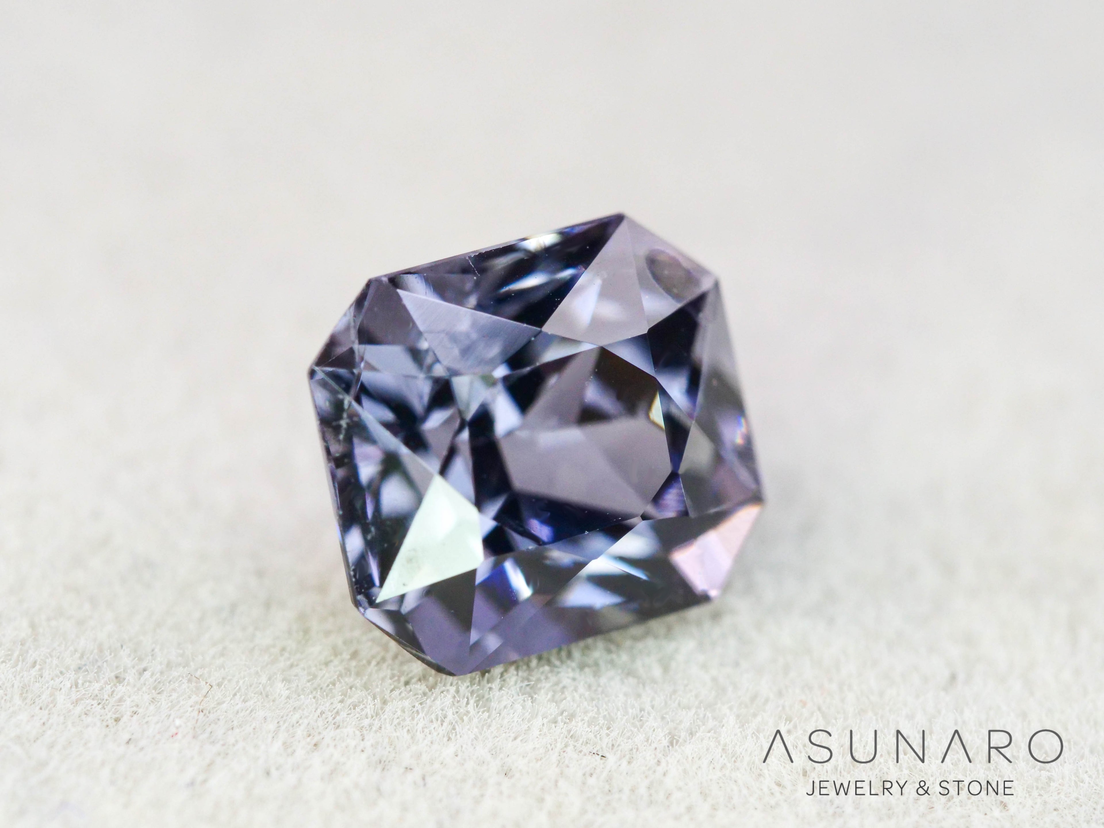 グレースピネル 　エメラルドカット　スリランカ産　1.13ct　【251004-3084】