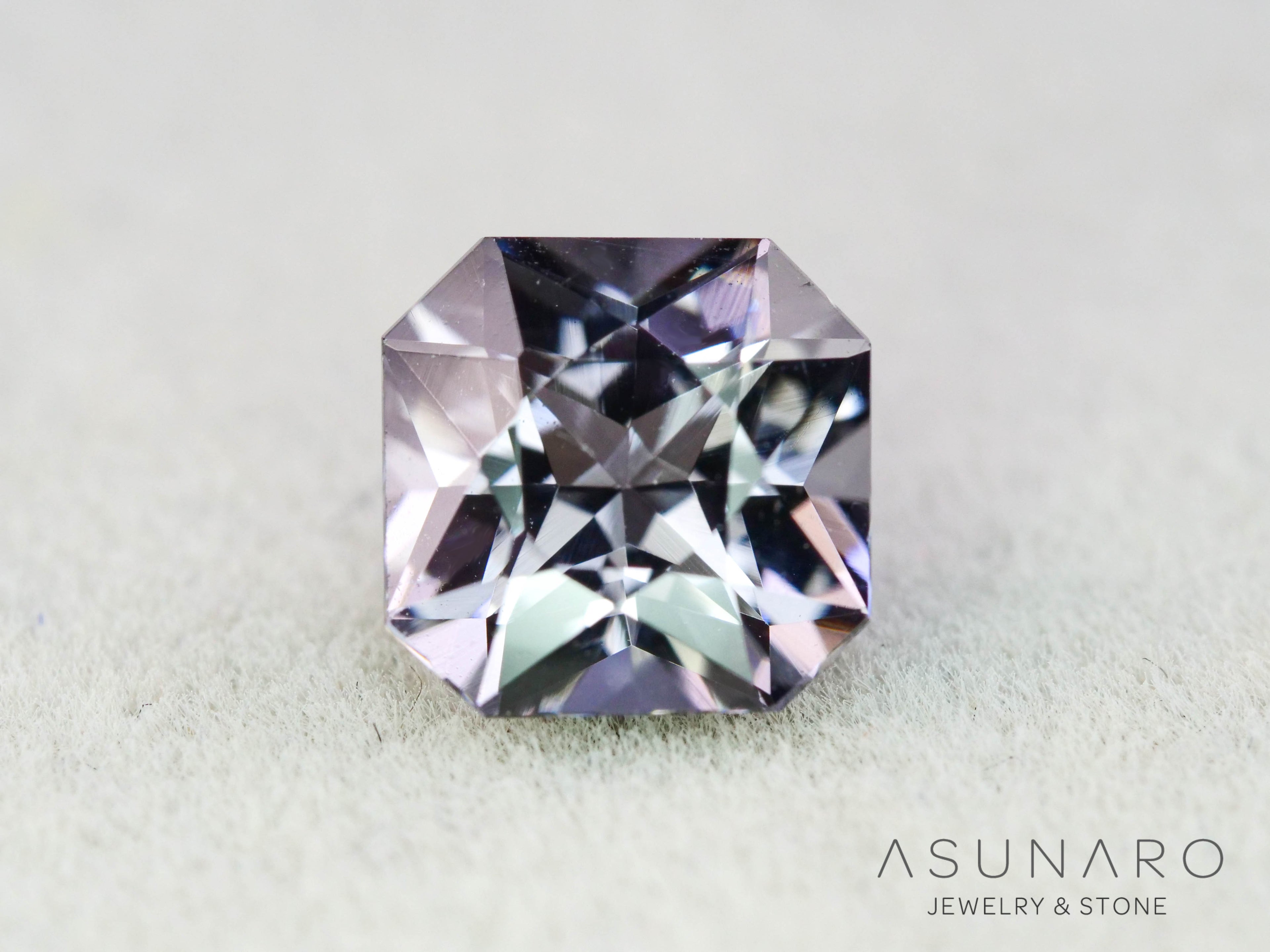 グレースピネル 　エメラルドカット　スリランカ産　1.13ct　【251004-3085】