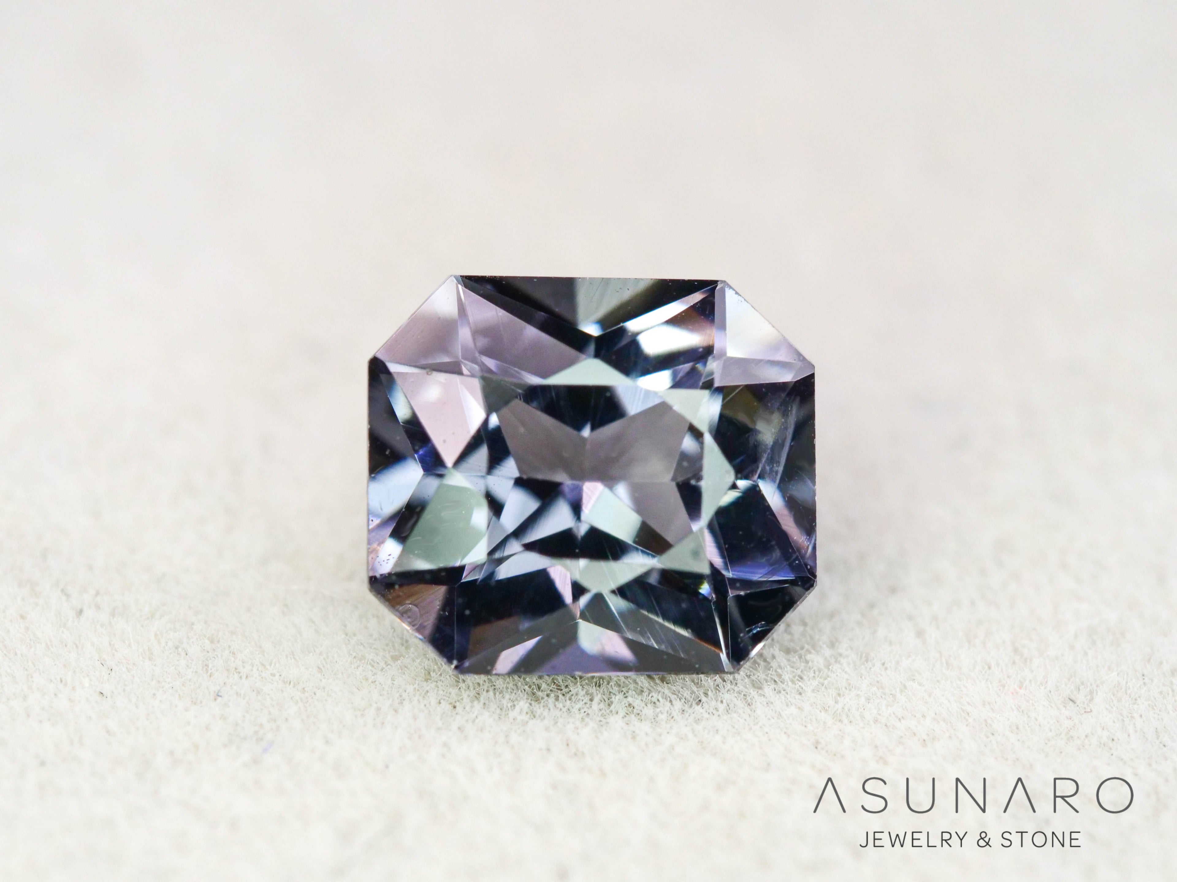 グレースピネル 　エメラルドカット　スリランカ産　1.18ct　【251004-3087】