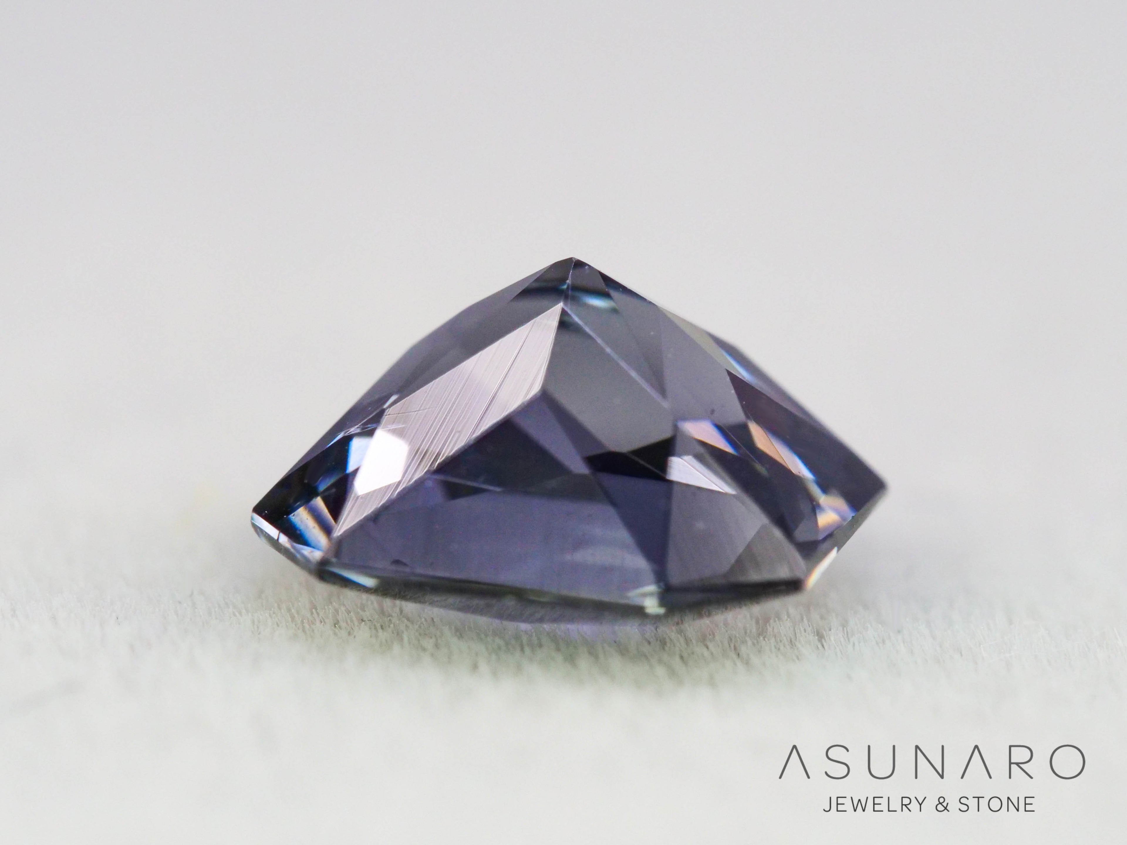 グレースピネル 　エメラルドカット　スリランカ産　1.18ct　【251004-3087】
