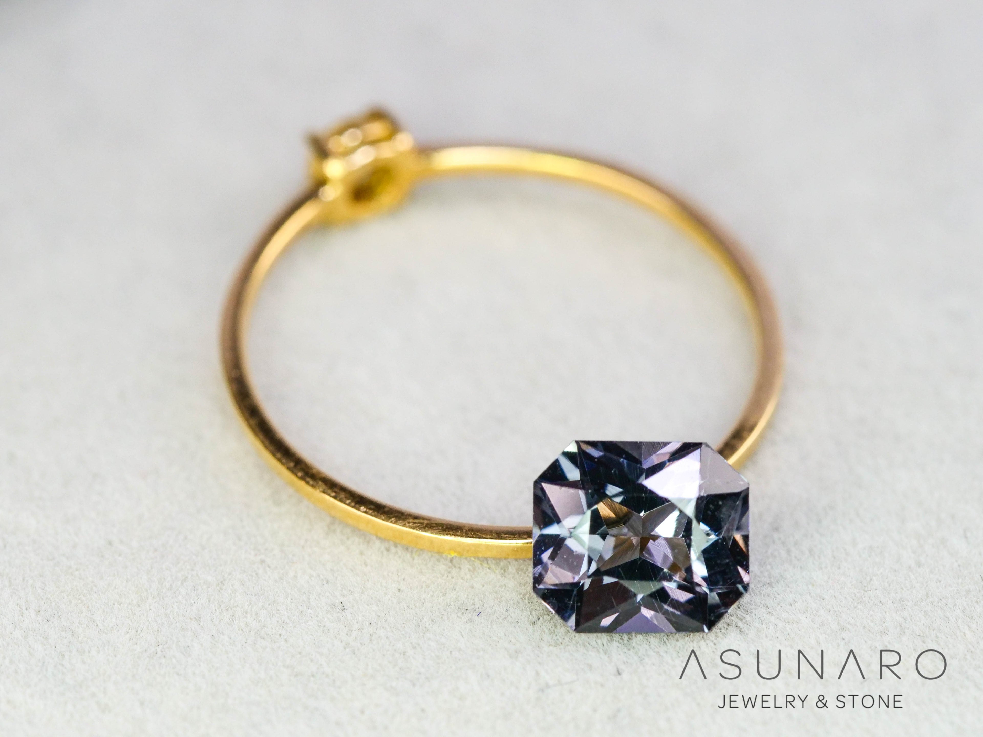 グレースピネル 　エメラルドカット　スリランカ産　1.18ct　【251004-3087】