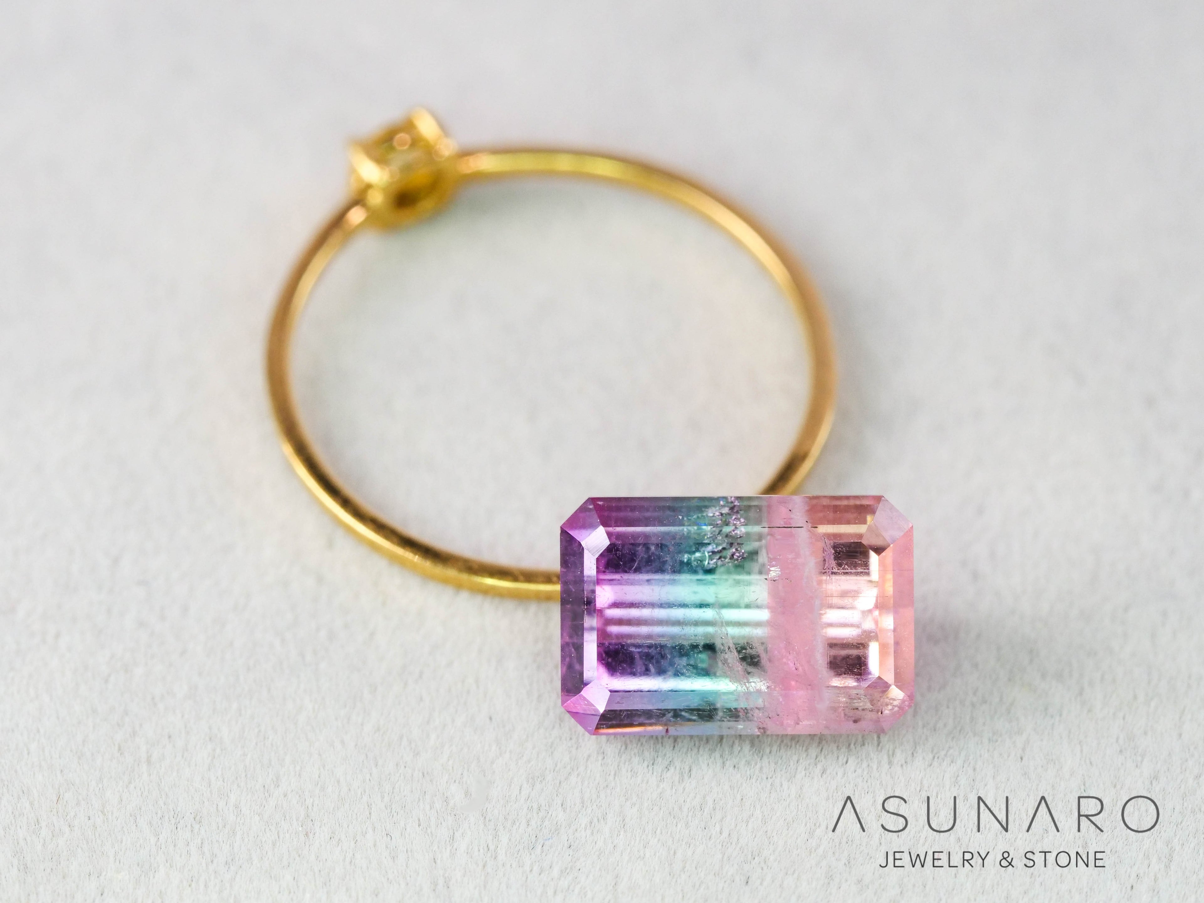 パーティーカラードトルマリン　エメラルドカット　アフガニスタン産　4.04ct【251016-3081】