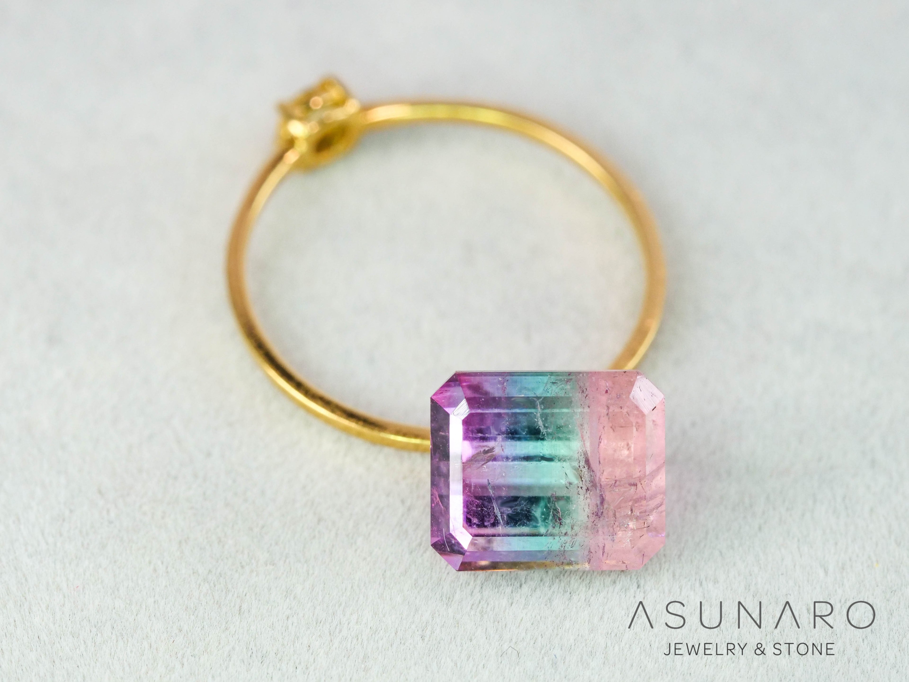 パーティーカラードトルマリン　エメラルドカット　アフガニスタン産　4.27ct【251016-3080】