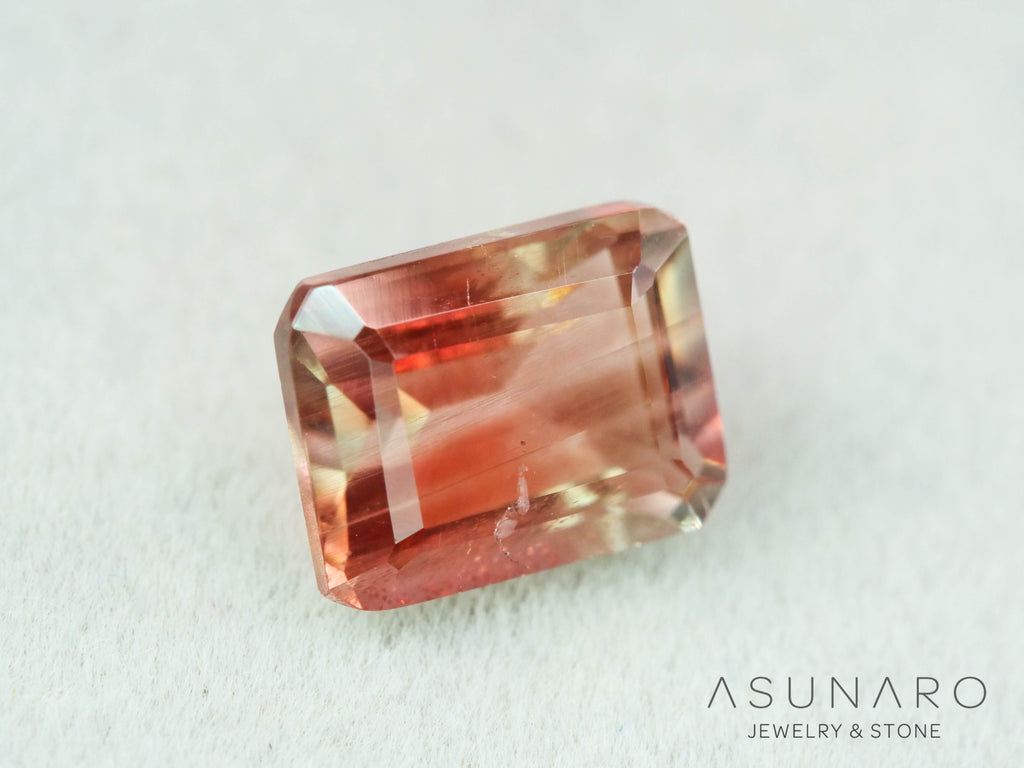 オレゴンサンストーン  エメラルドカット　 アメリカ産 　1.67ct【251017-3188】