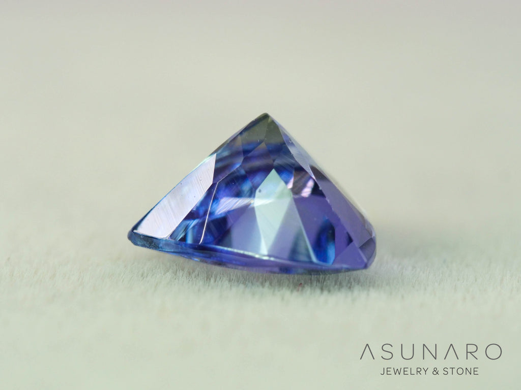 バイカラーゾイサイト（タンザナイト）トリリアントカット　タンザニア産　1.03ct【251107-3118】