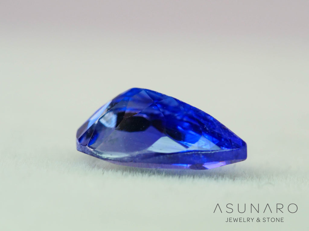 バイカラーゾイサイト（タンザナイト）ペアシェイプ　タンザニア産　0.98ct【251107-3119】