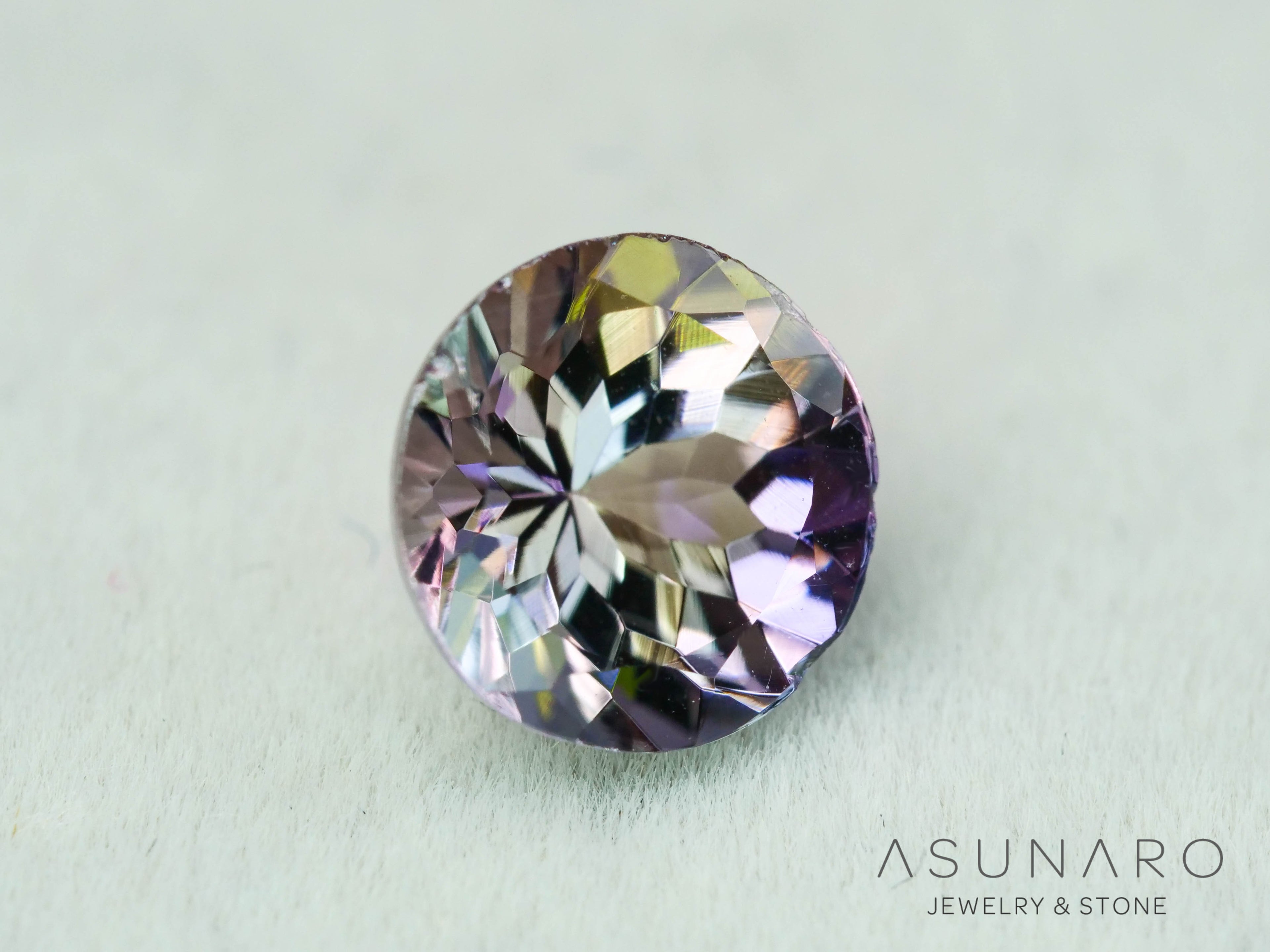 パーティーカラーゾイサイト（タンザナイト）ラウンドカット　タンザニア産　1.13ct【251107-3121】