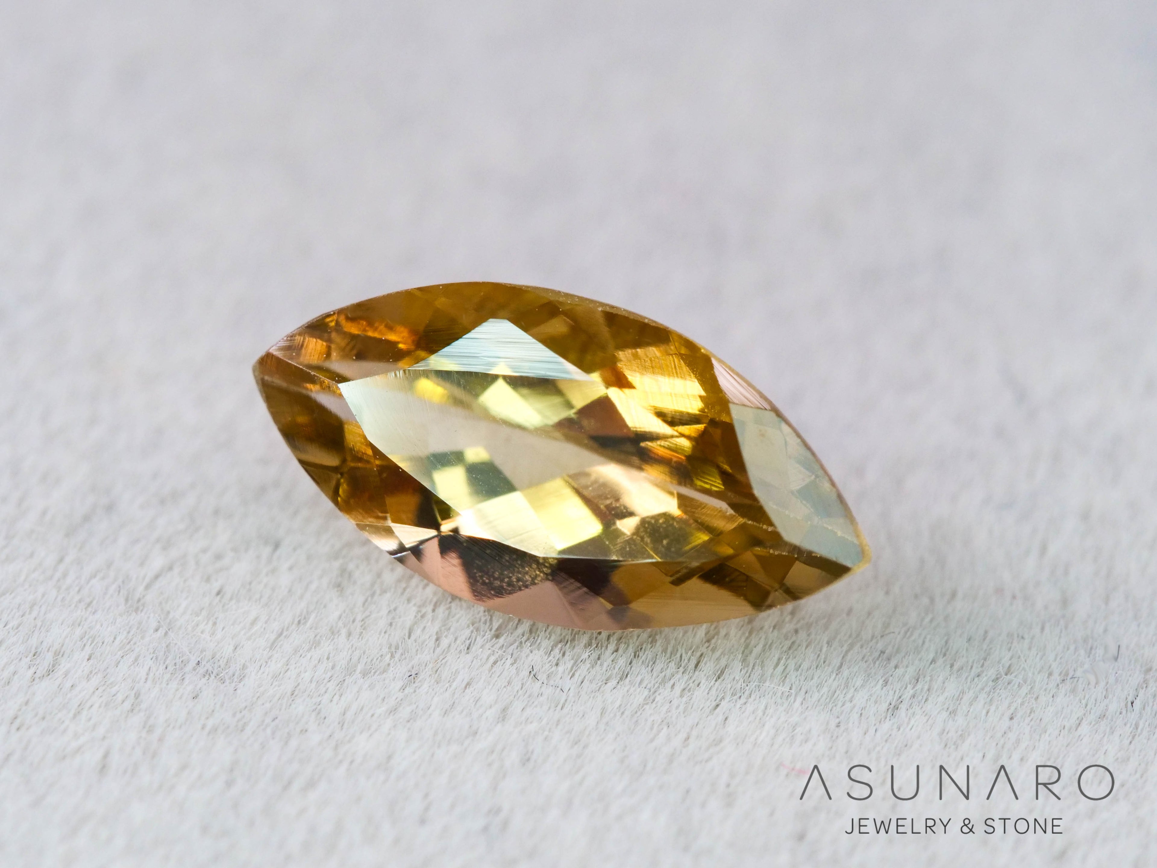 バイカラーゾイサイト（タンザナイト）マーキスカット　タンザニア産　1.13ct【251107-3122】