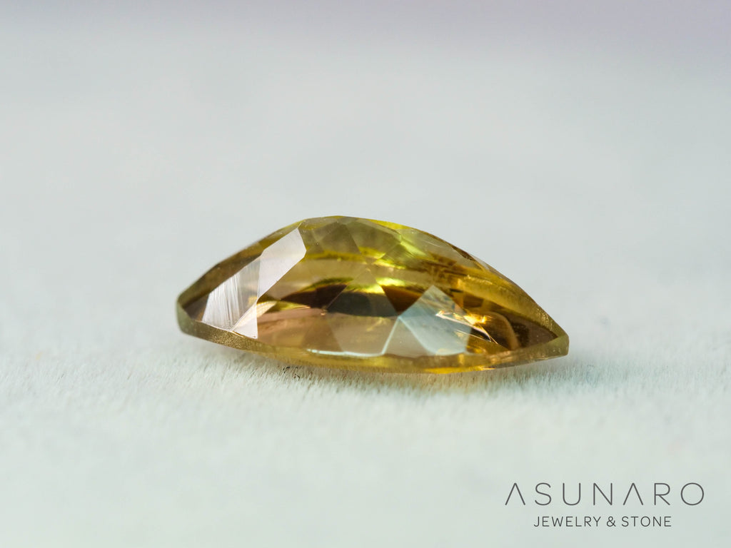 バイカラーゾイサイト（タンザナイト）マーキスカット　タンザニア産　1.13ct【251107-3122】