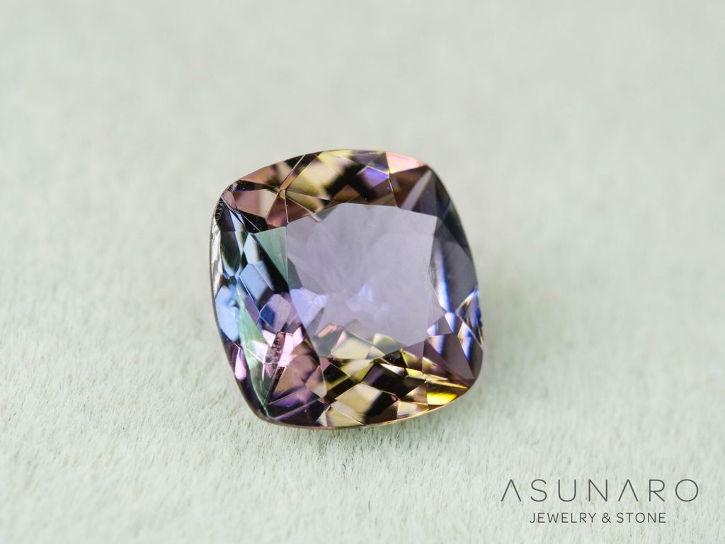 パーティーカラーゾイサイト（タンザナイト）クッションカット　タンザニア産　1.19ct【251107-3123】