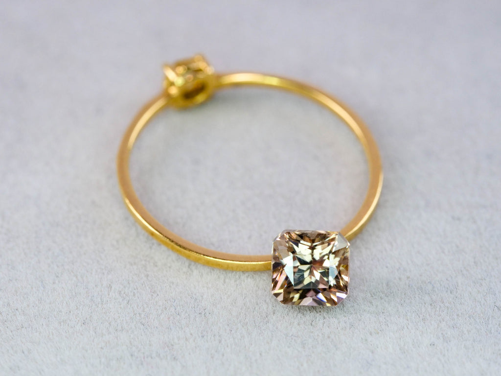 シャンパンカラージルコン　エメラルドカット　1.16ct　 タンザニア産 　【251110-3107】