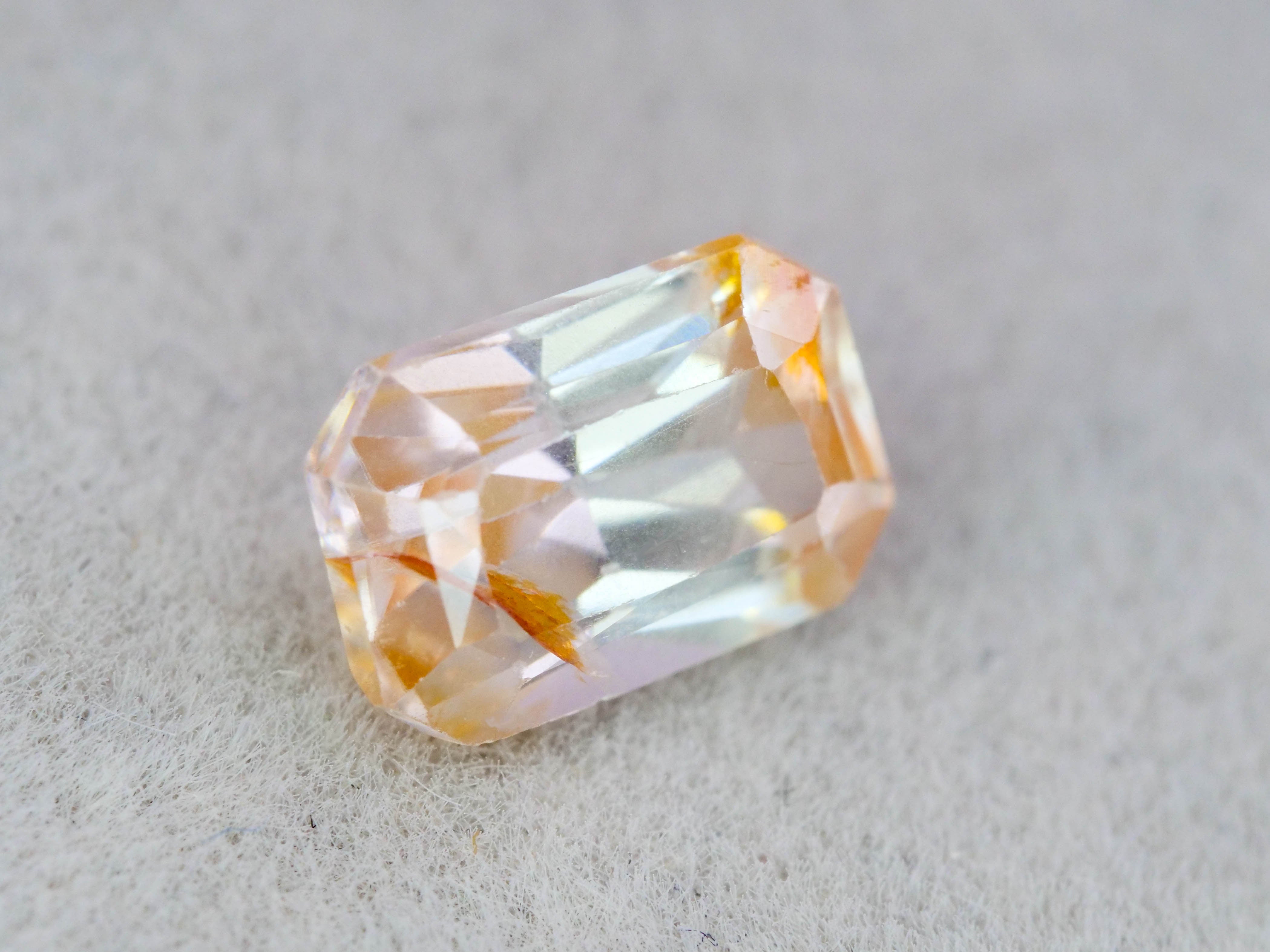 バイカラージルコン エメラルドカット 1.20ct タンザニア産 【251110