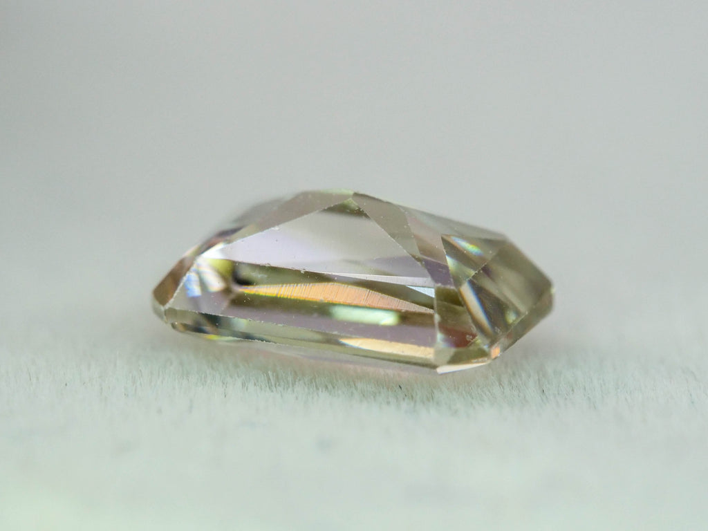 シャンパングレージルコン　エメラルドカット　1.18ct　 タンザニア産 　【251110-3114】