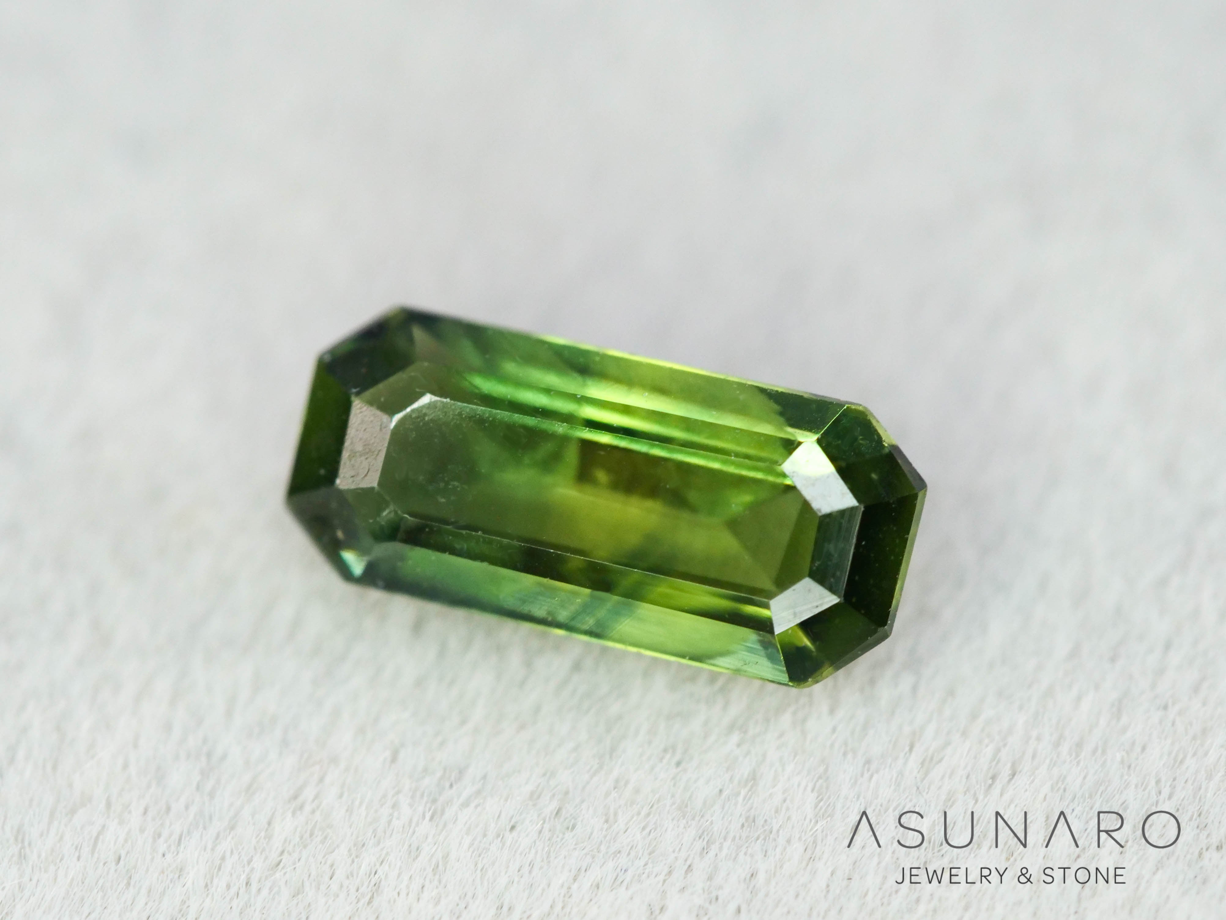 バイカラーサファイア エメラルドカット スリランカ産 0.49ct【250122