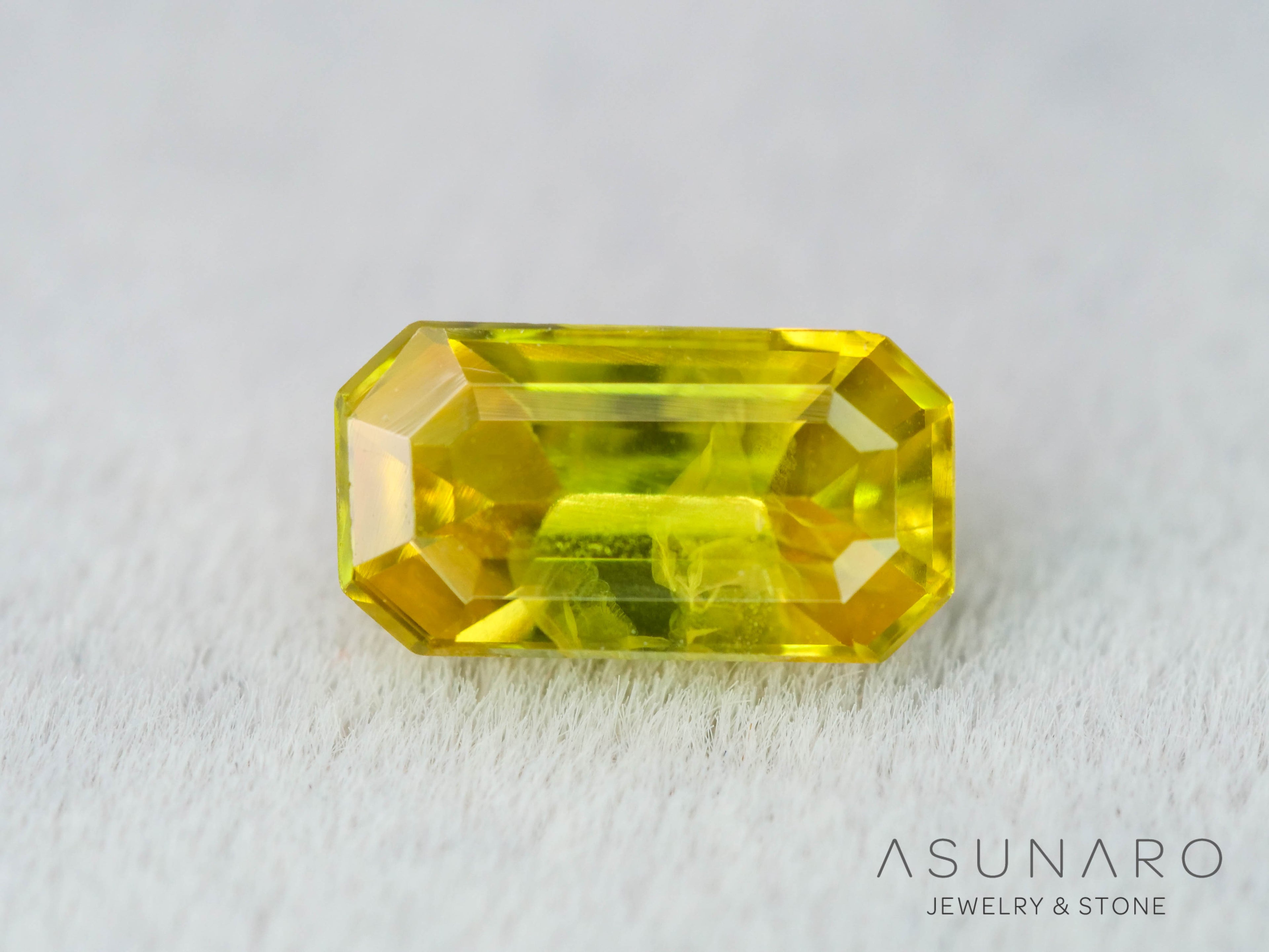 バイカラーサファイア 　エメラルドカット　 スリランカ産　0.69ct【260122-3146】