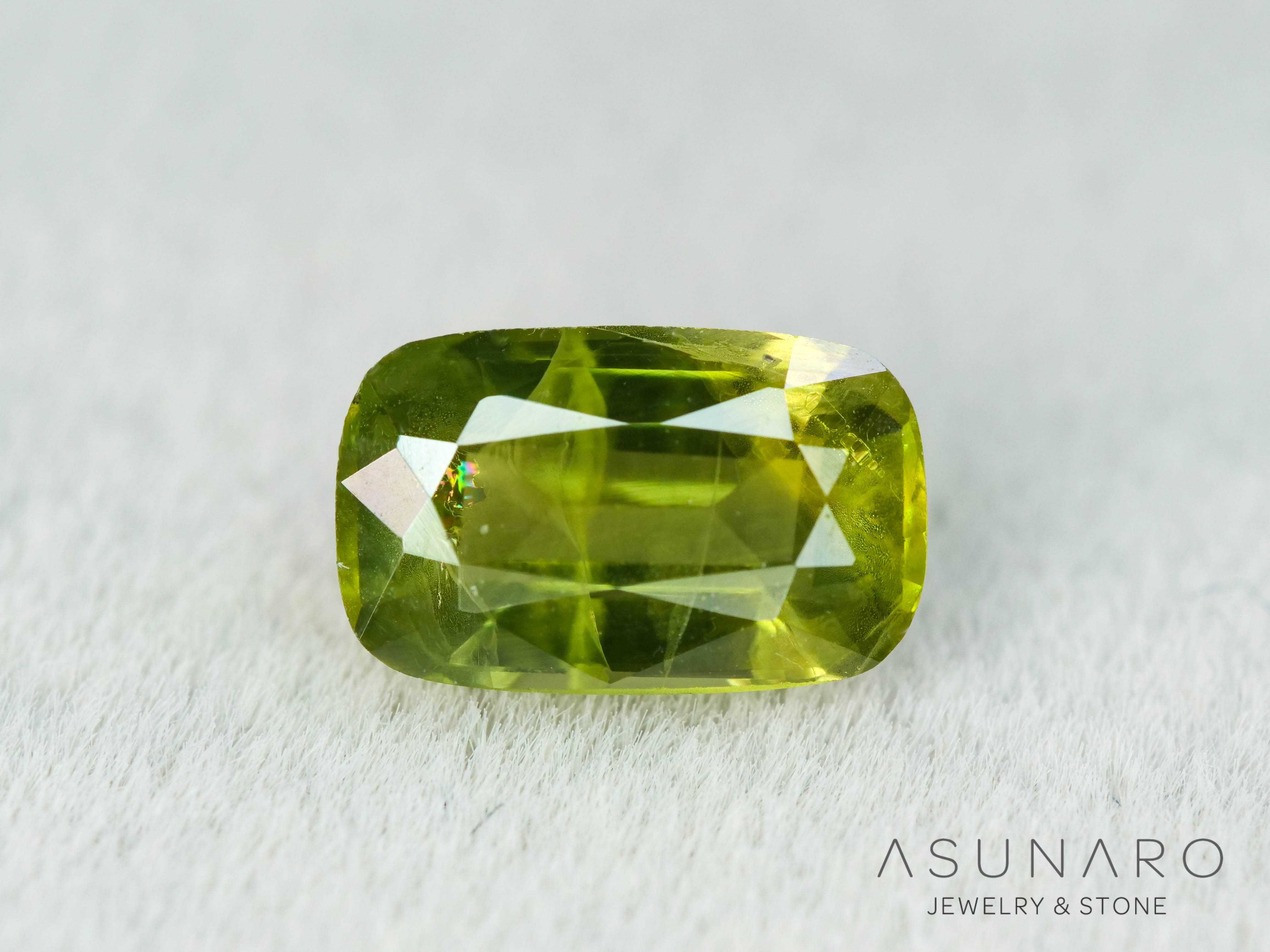バイカラーサファイア クッションカット スリランカ産 0.59ct【250122