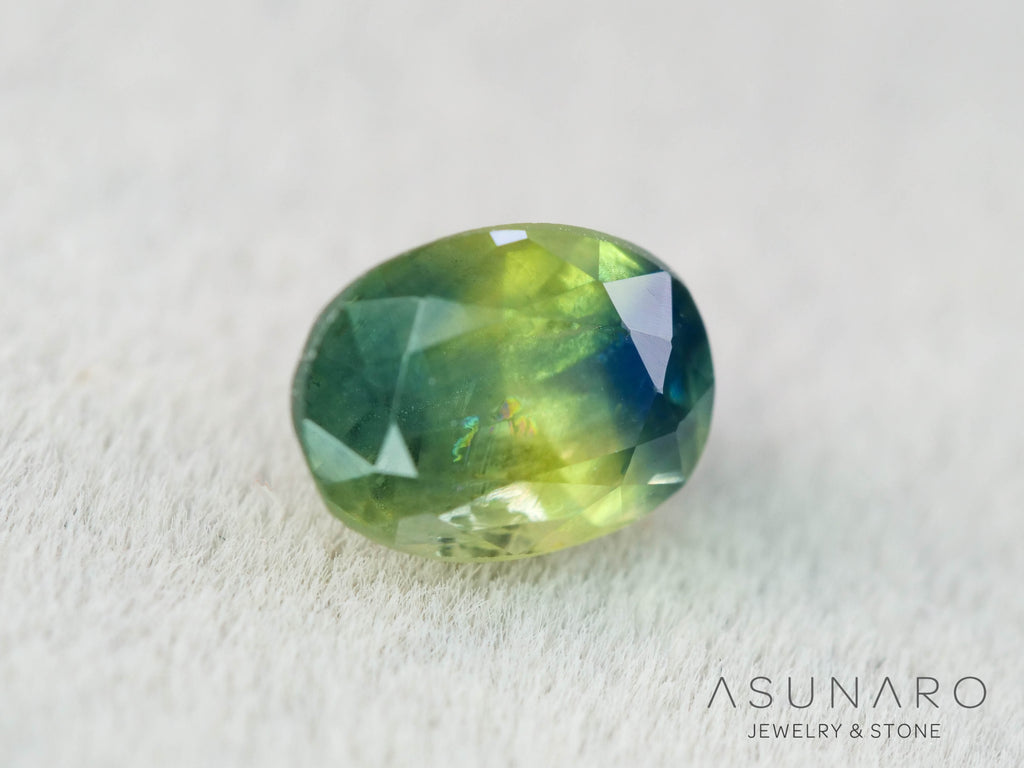 シルキーバイカラーサファイア 　オーバルカット　 スリランカ産　0.76ct【260122-3148】