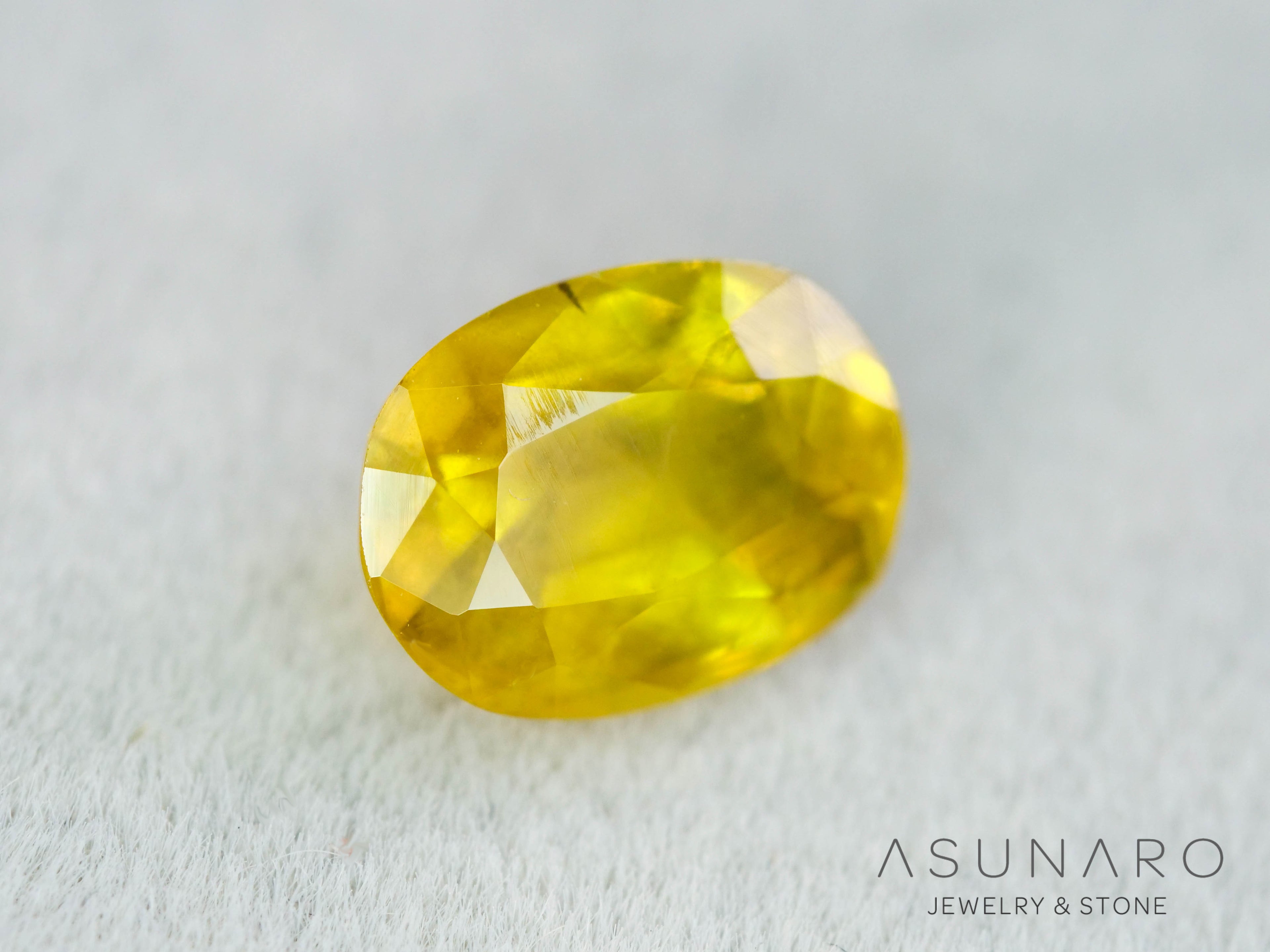 シルキーバイカラーサファイア 　オーバルカット　 スリランカ産　1.55ct【260122-3149】