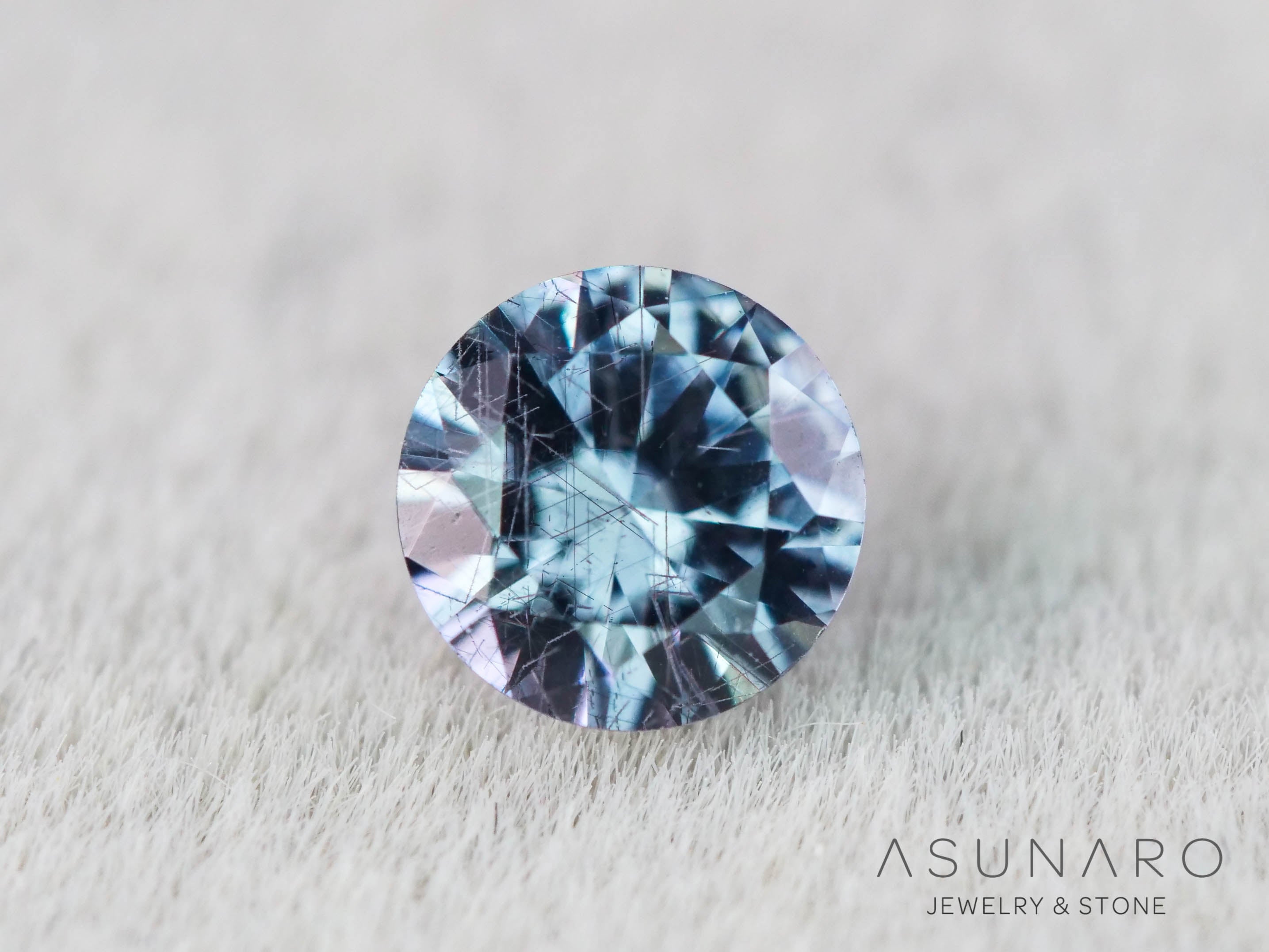 ベキリーブルーガーネット　ラウンドカット　 マダガスカル産　0.18ct【251114-3026】