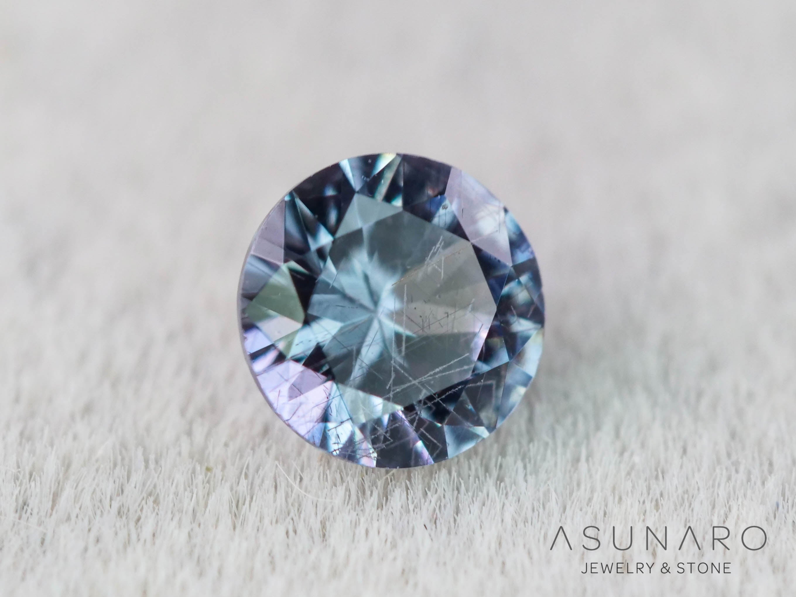 ベキリーブルーガーネット　ラウンドカット　 マダガスカル産　0.18ct【251114-3026】