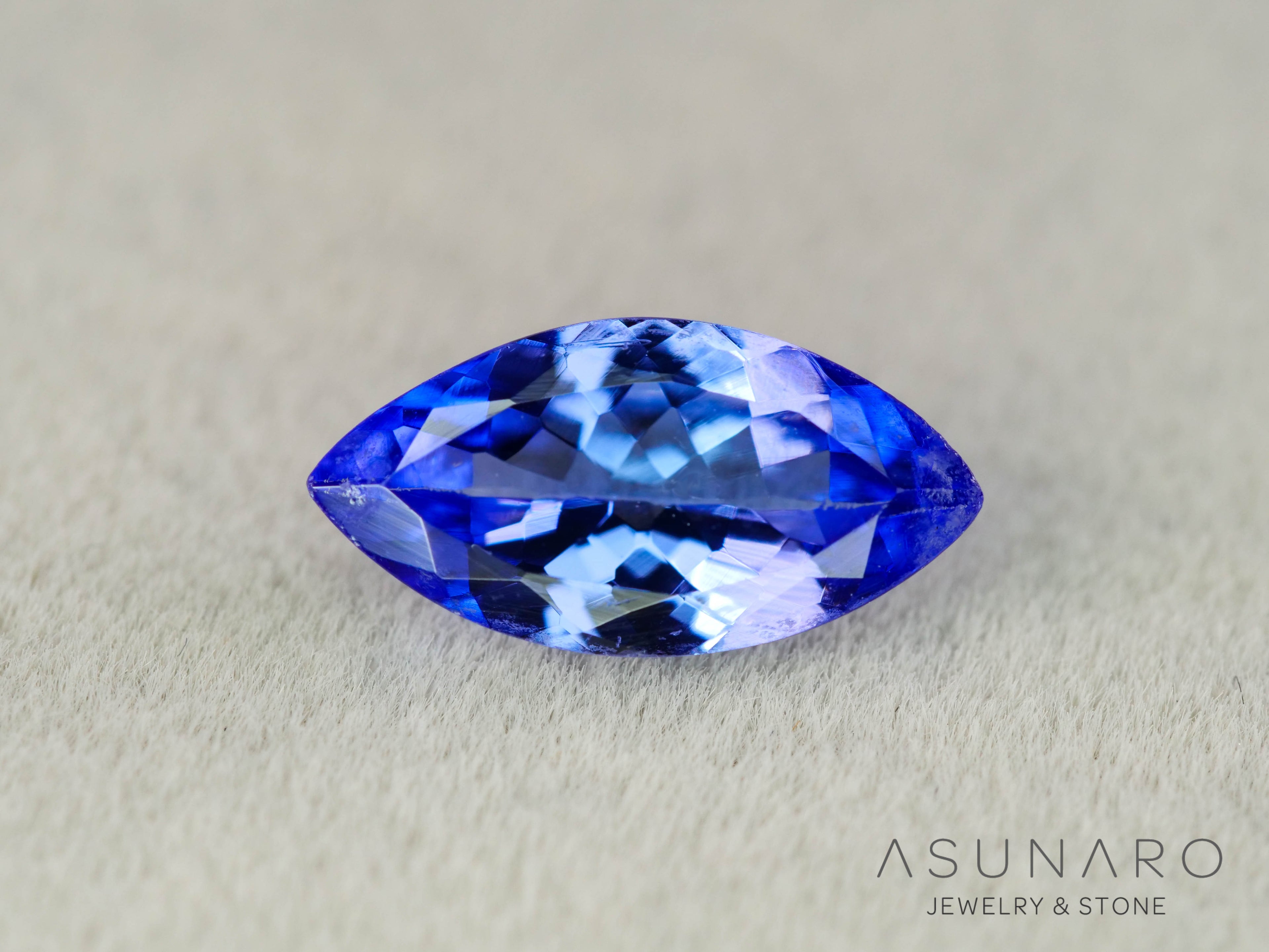 タンザナイト  マーキスカット　タンザニア産　0.86ct【260130-3164】