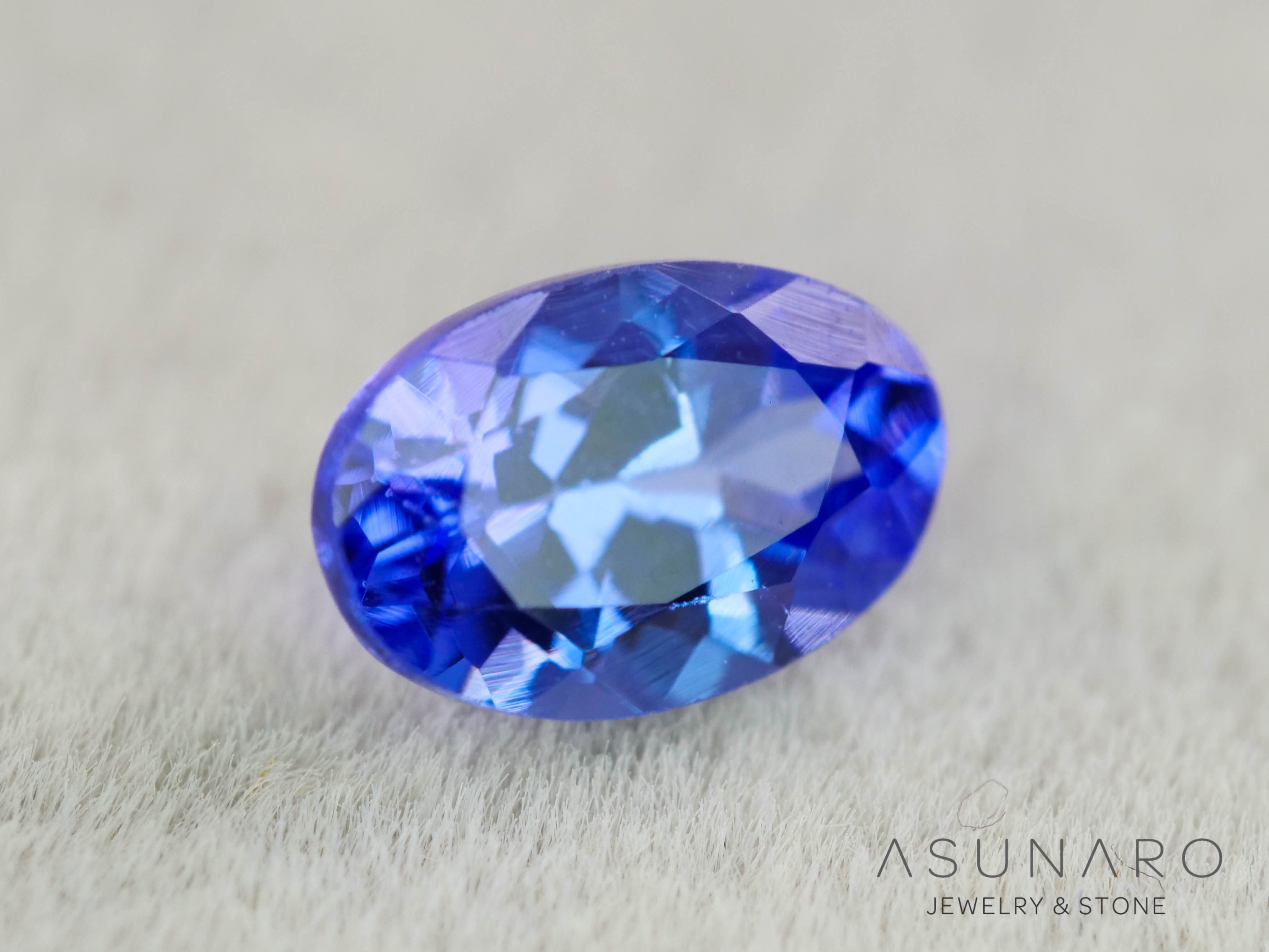 タンザナイト  オーバルカット　タンザニア産　0.57ct【260130-3166】