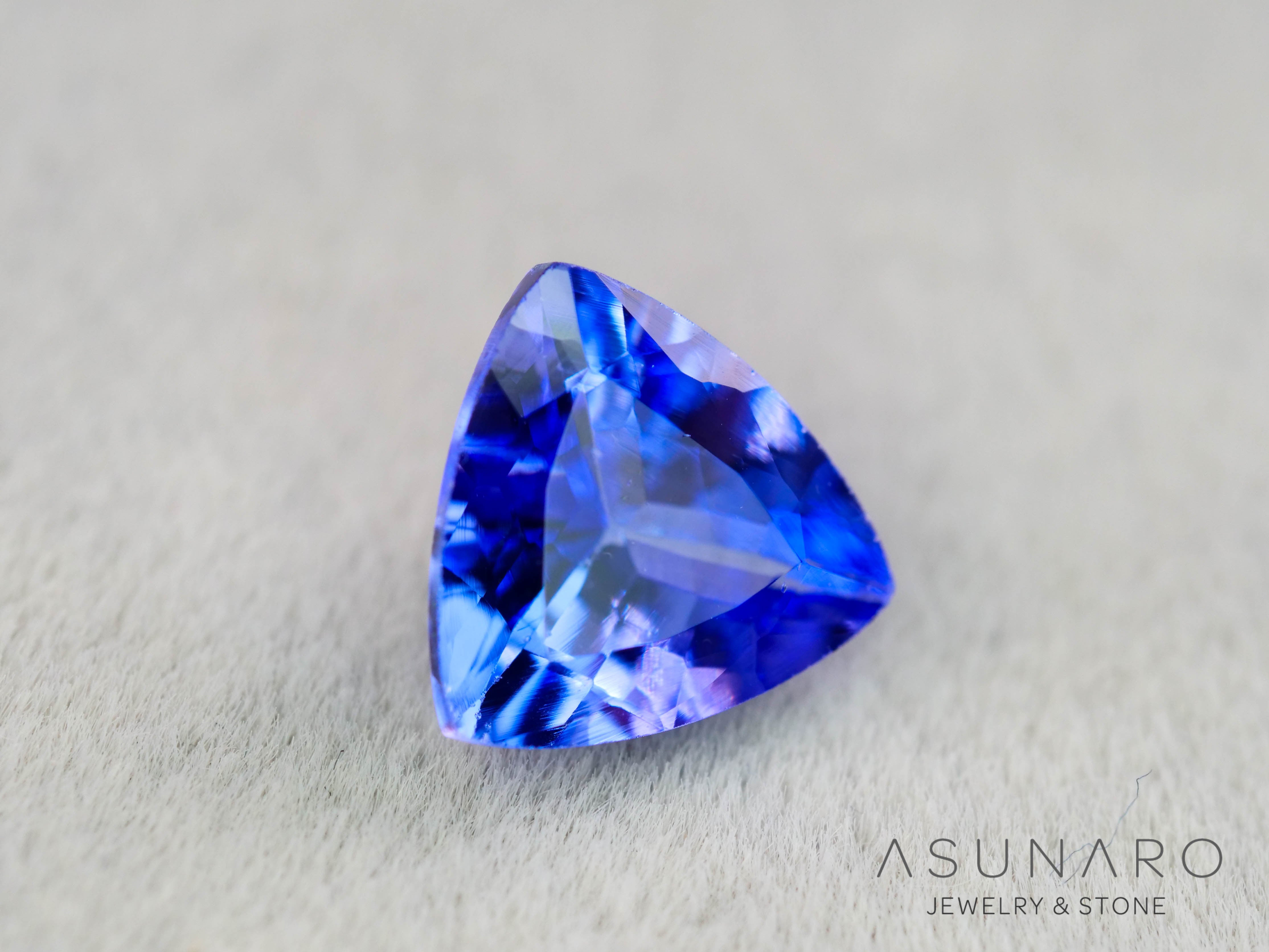 タンザナイト トリリアントカット タンザニア産 0.77ct【260130-3167
