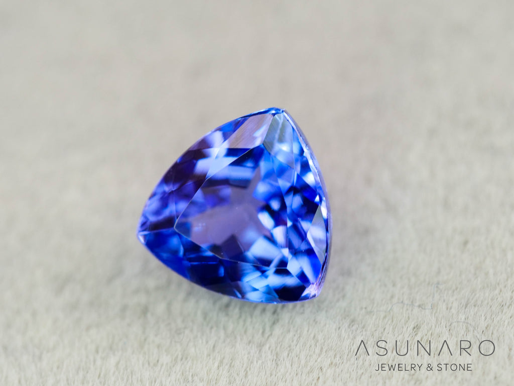 タンザナイト　トリリアントカット　タンザニア産　0.85ct【260130-3168】