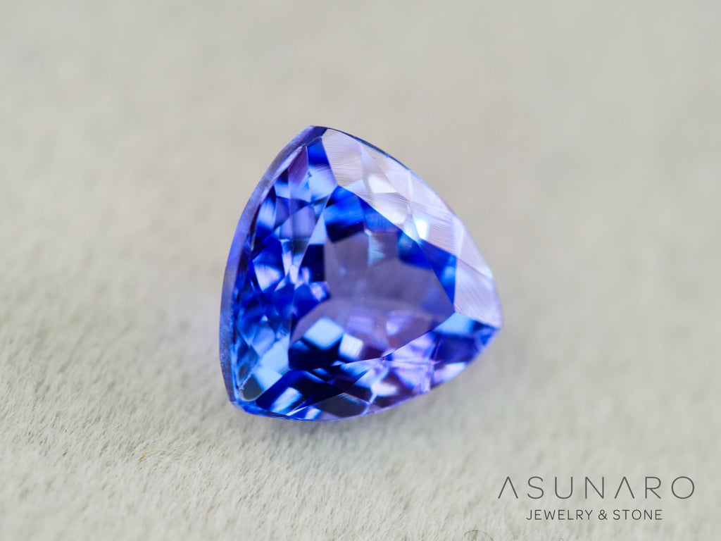 タンザナイト　トリリアントカット　タンザニア産　0.85ct【260130-3168】
