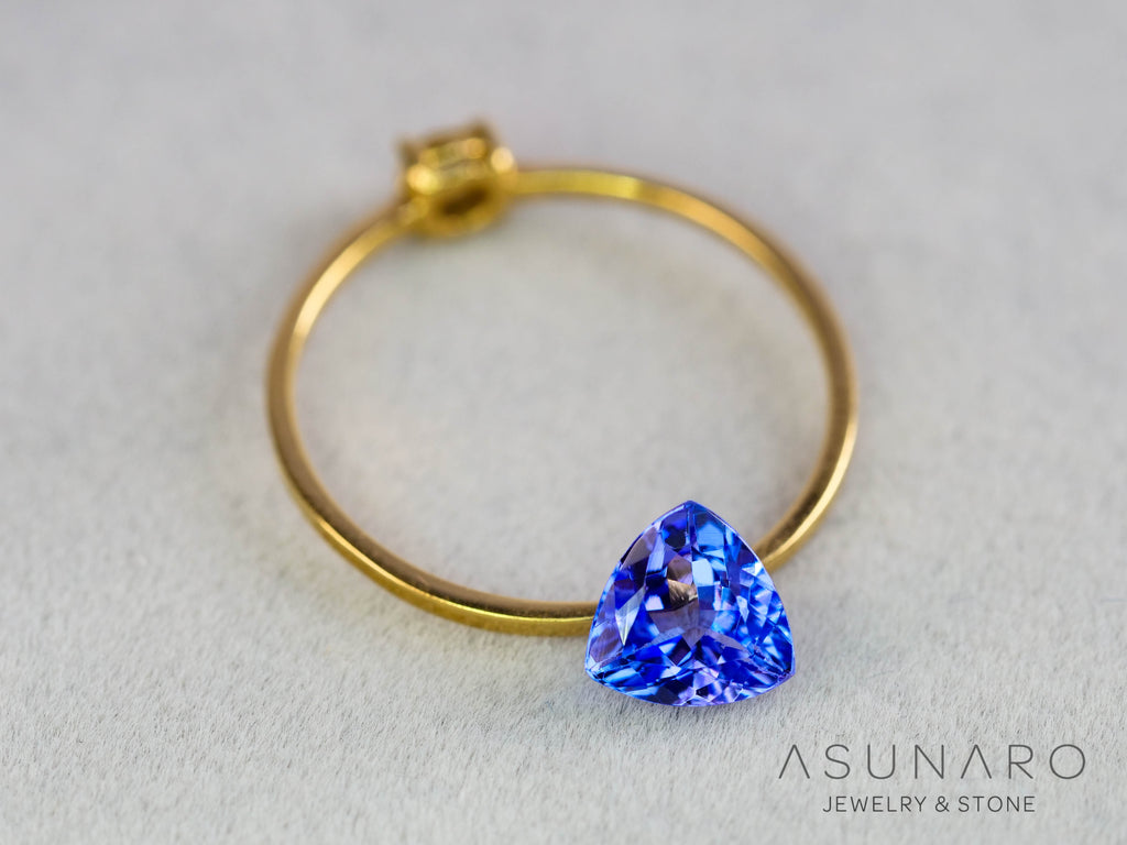 タンザナイト　トリリアントカット　タンザニア産　0.85ct【260130-3168】