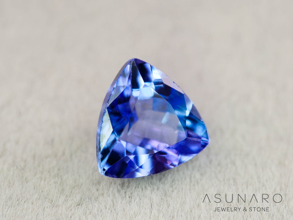 タンザナイト　トリリアントカット　タンザニア産　0.83ct【260130-3170】