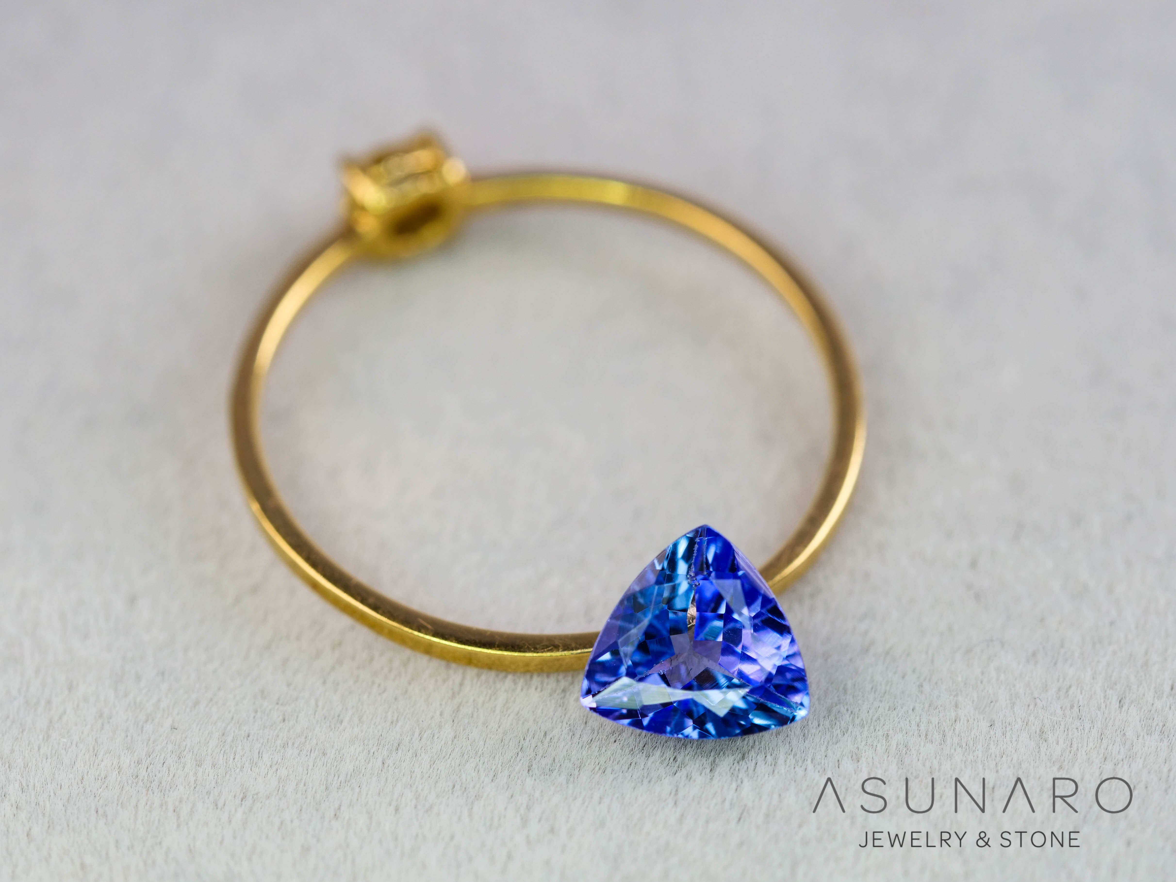 タンザナイト トリリアントカット タンザニア産 0.83ct【260130-3170