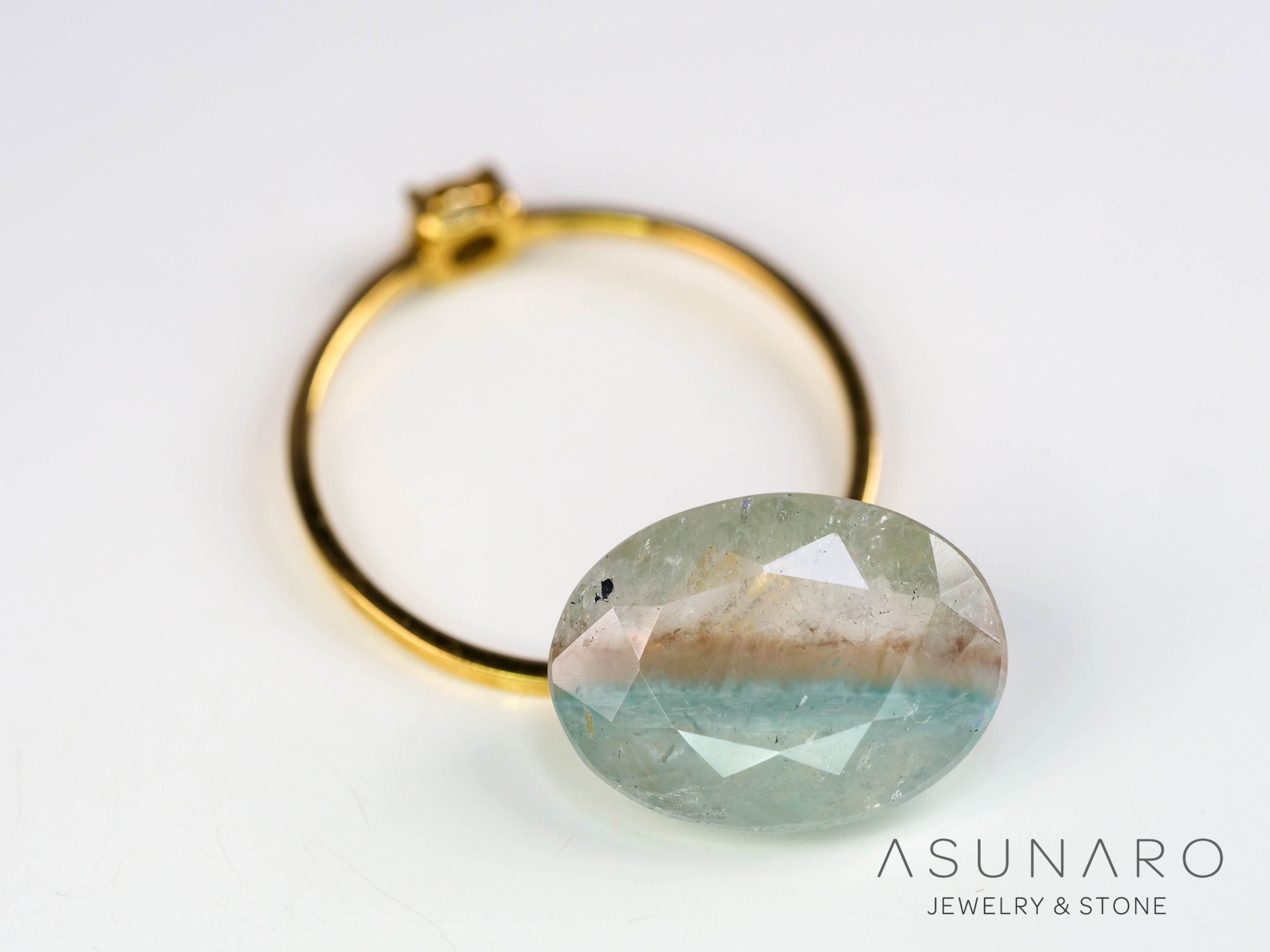 ギラライトインクォーツ　オーバルカット　ブラジル産 　4.27ct 【251117-3133】