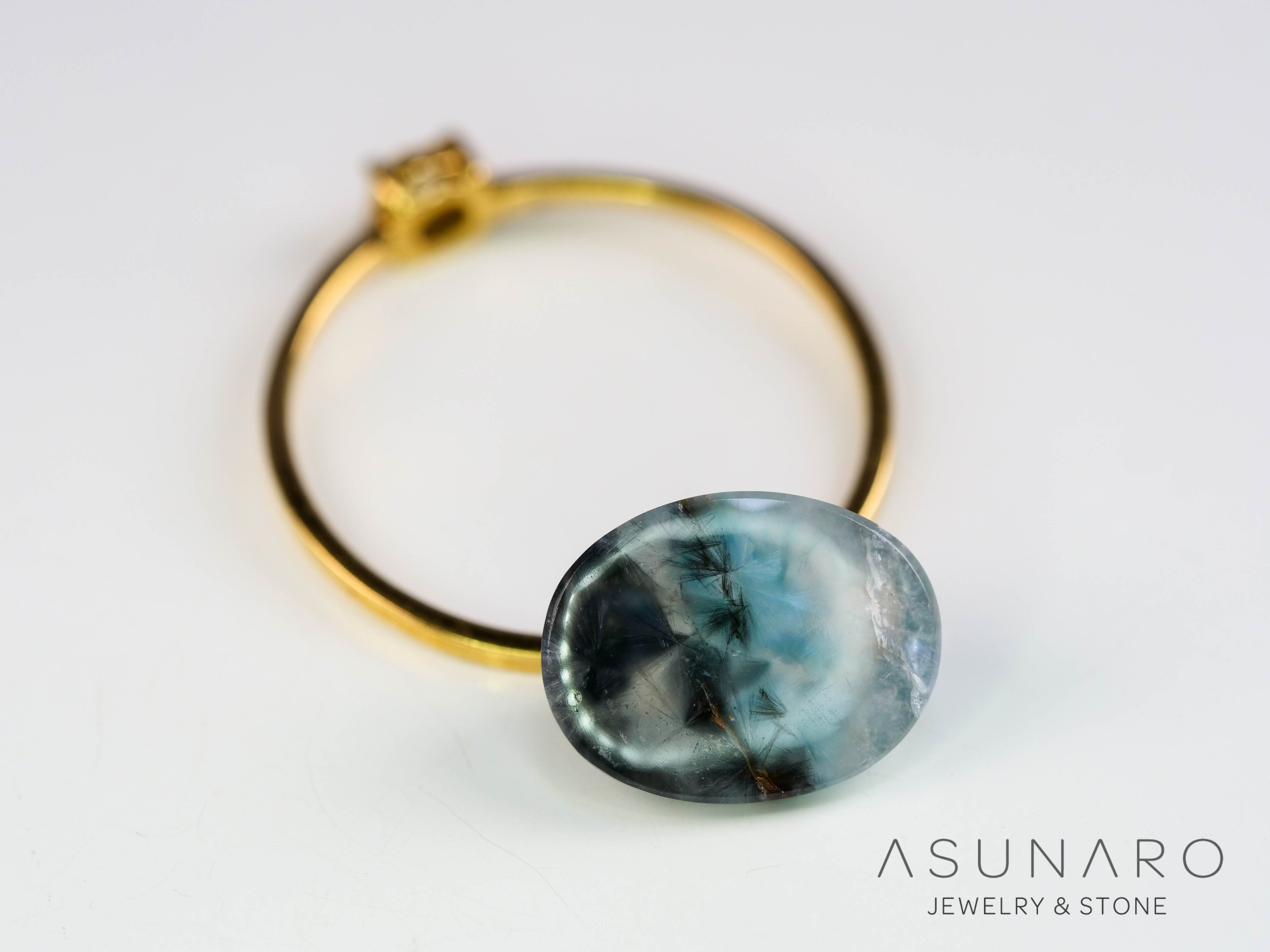 ギラライトインクォーツ　オーバルカット　ブラジル産 　2.80ct 【251117-3134】